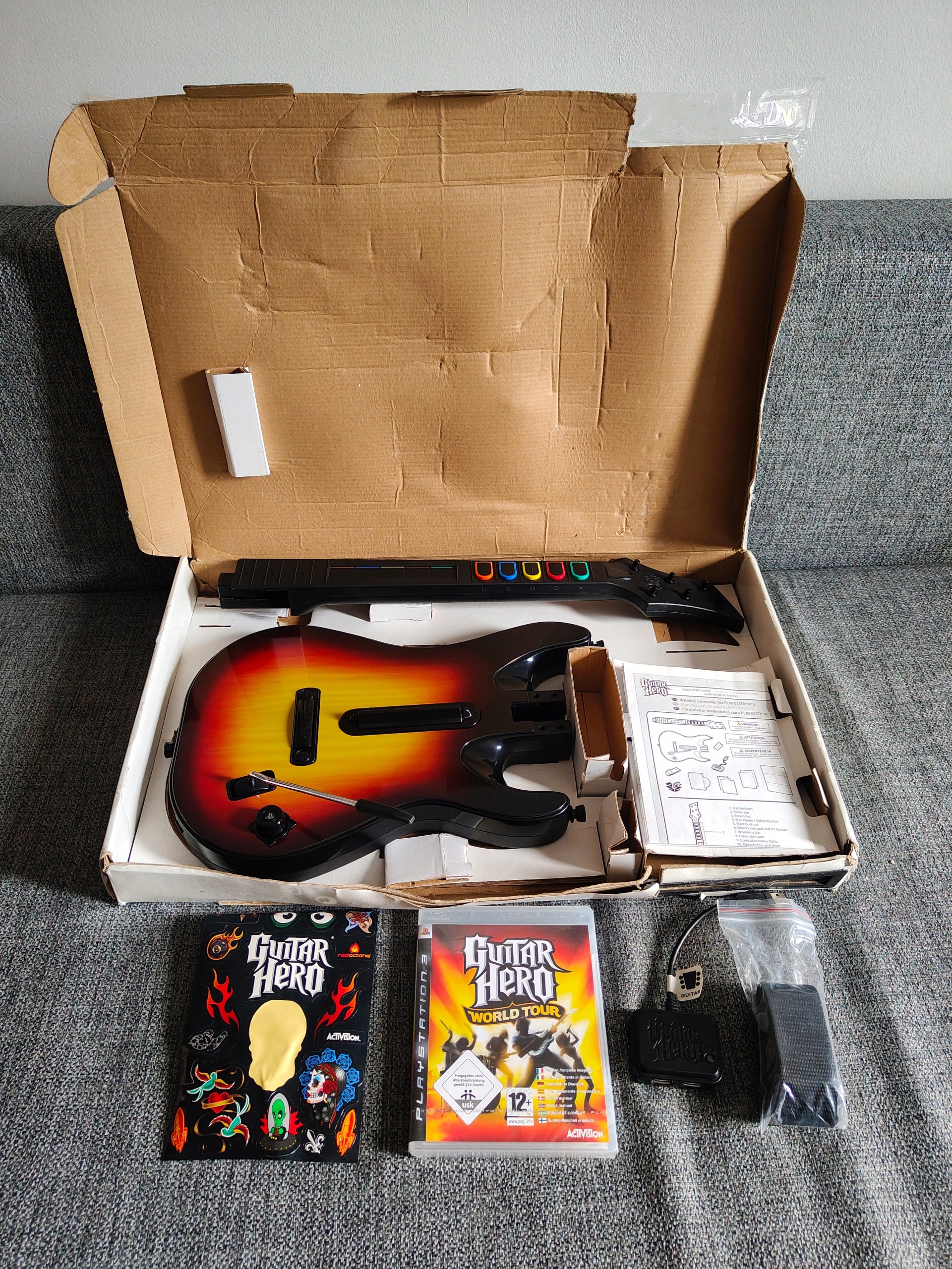 GITARA GUITAR HERO WORLD TOUR DONGLE+PASEK+GRA (NOWA, FOLIA) PS3 BAND HERO