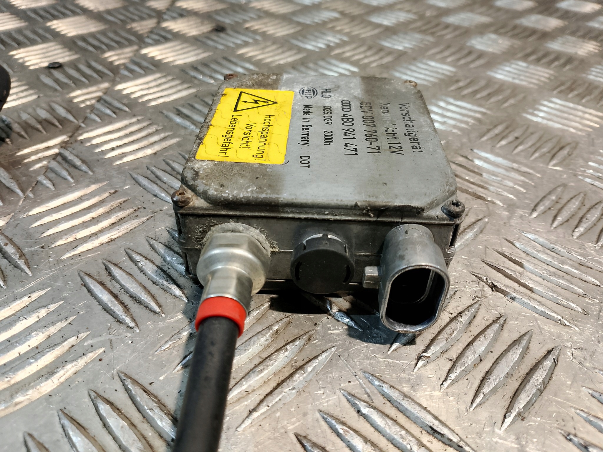 centralina XENON AUDI A6 C5 HELLA 5DV007760-71 4B0941471