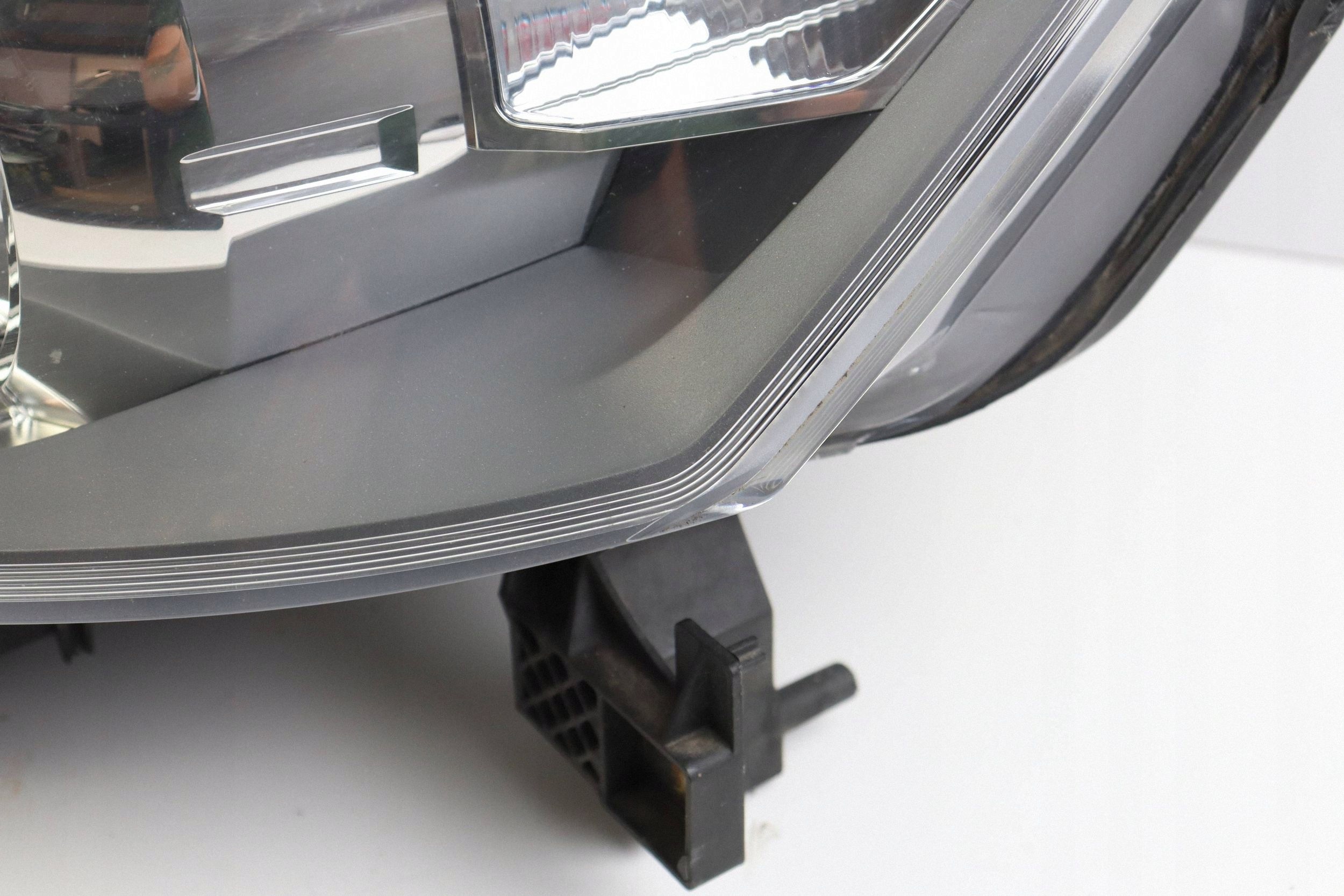 OPEL ZAFIRA B REFLEKTOR light front left BI-XENON 0301214283