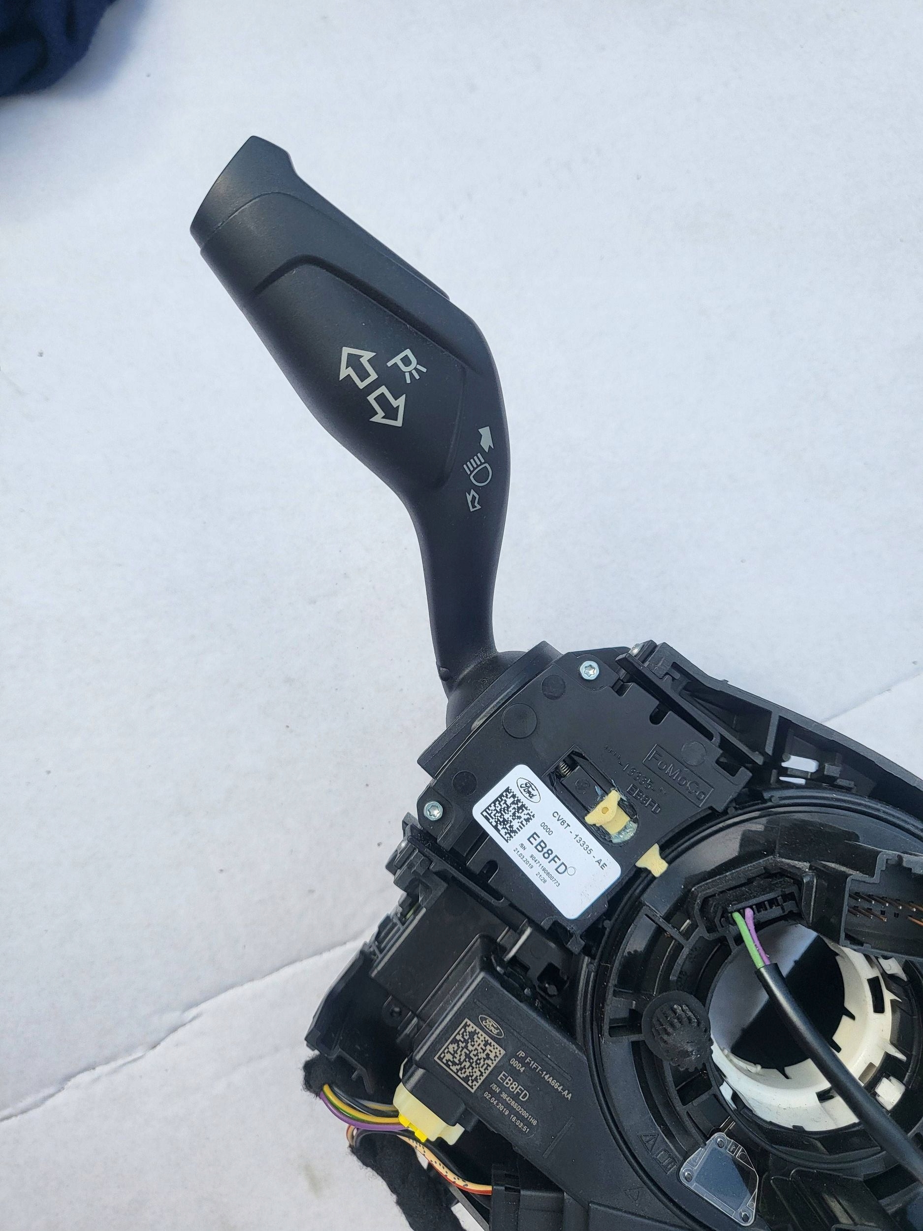 FORD KUGA MK2 MANETKI PRZEŁĄCZNIK ZESPOLONY TAŚMA F1FT-13N064-BC Funkcje kierunkowskazy