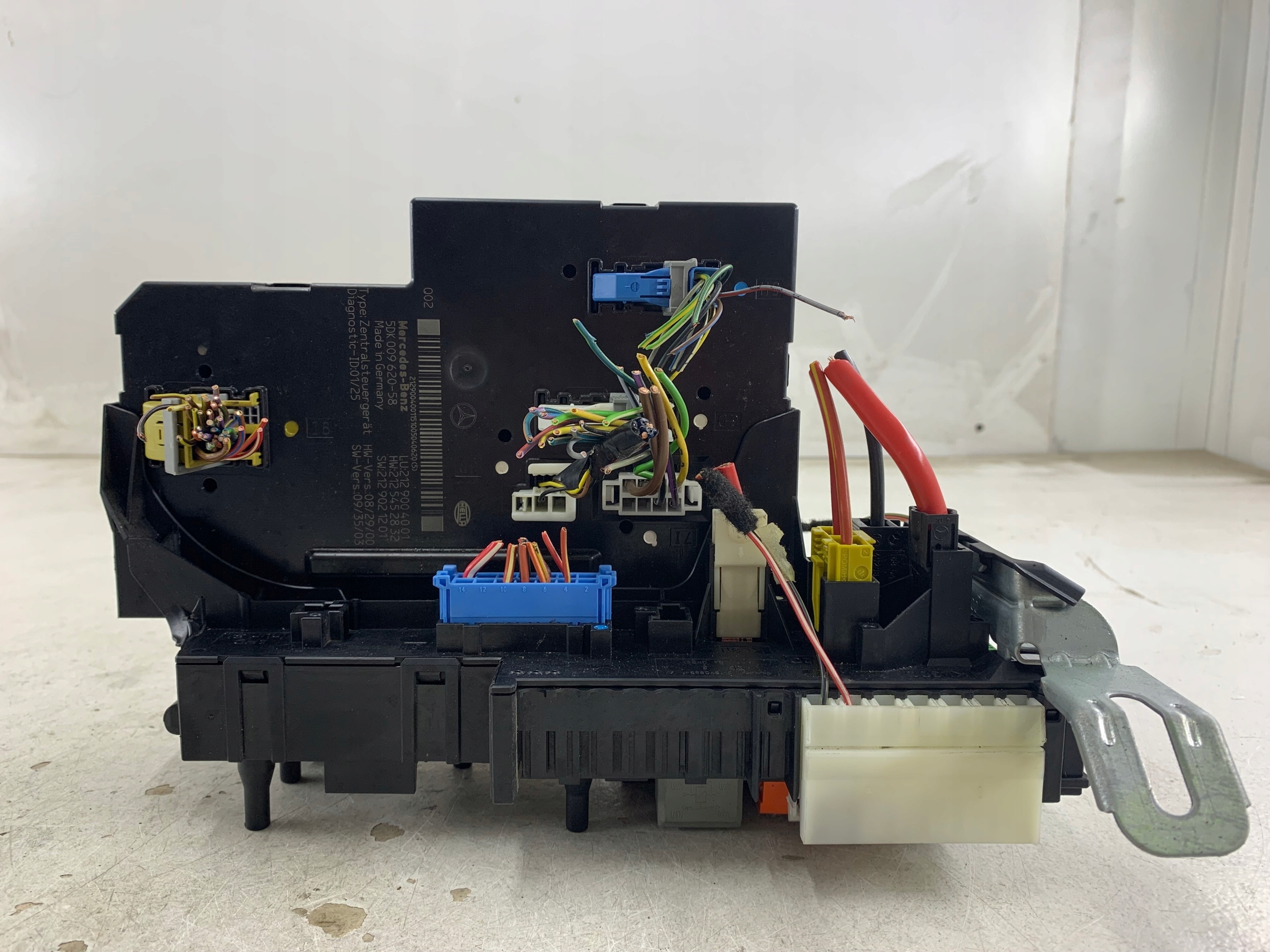 MERCEDES W212 module SAM BSI fuse box 2129004001