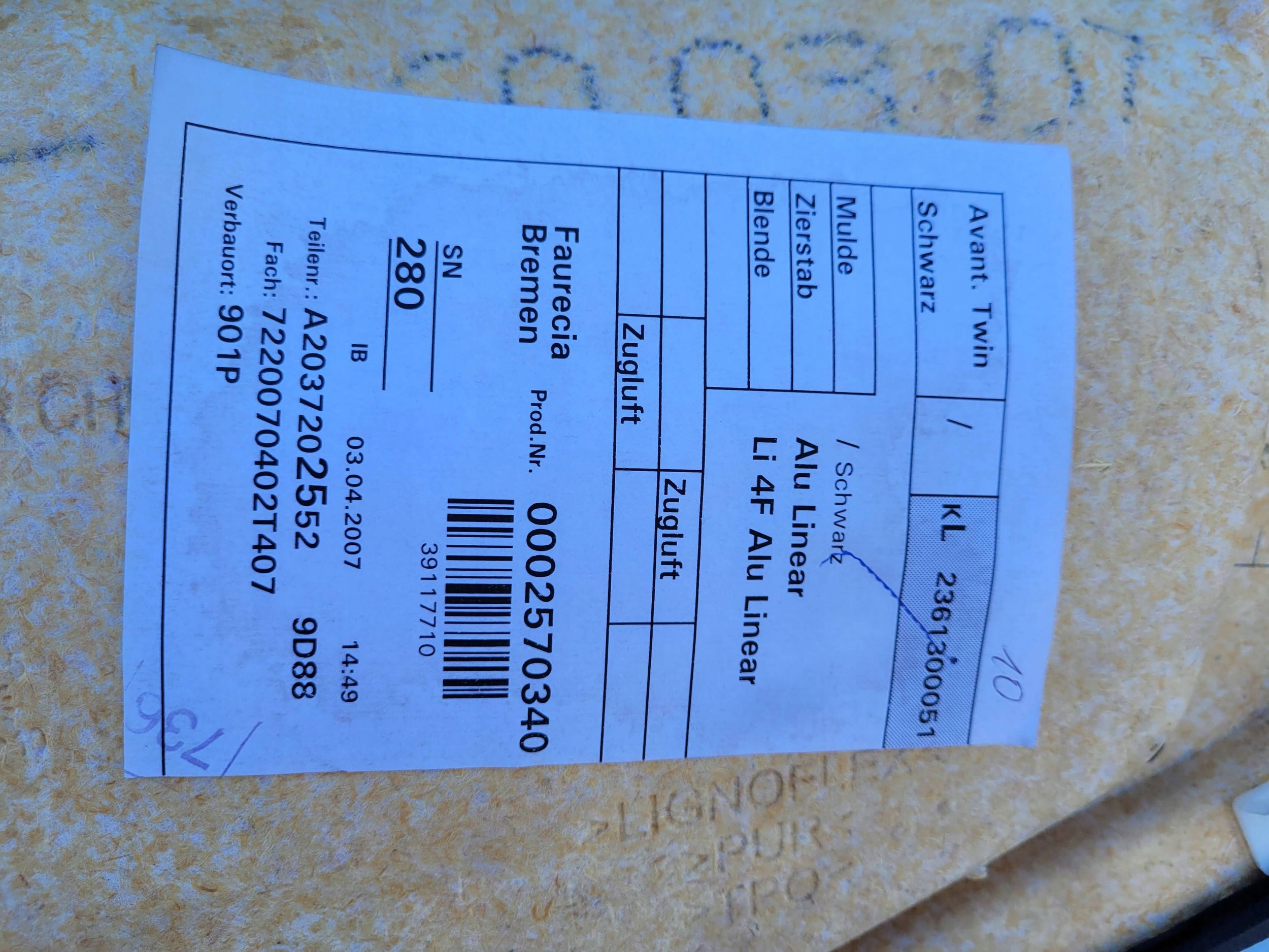 Mercedes C Klasa 203 upholstery side front front left 2037202552