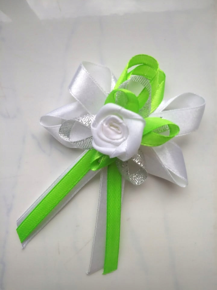 Kotyliony dla rodziców duże kokardki przypinki Cechy dodatkowe brak