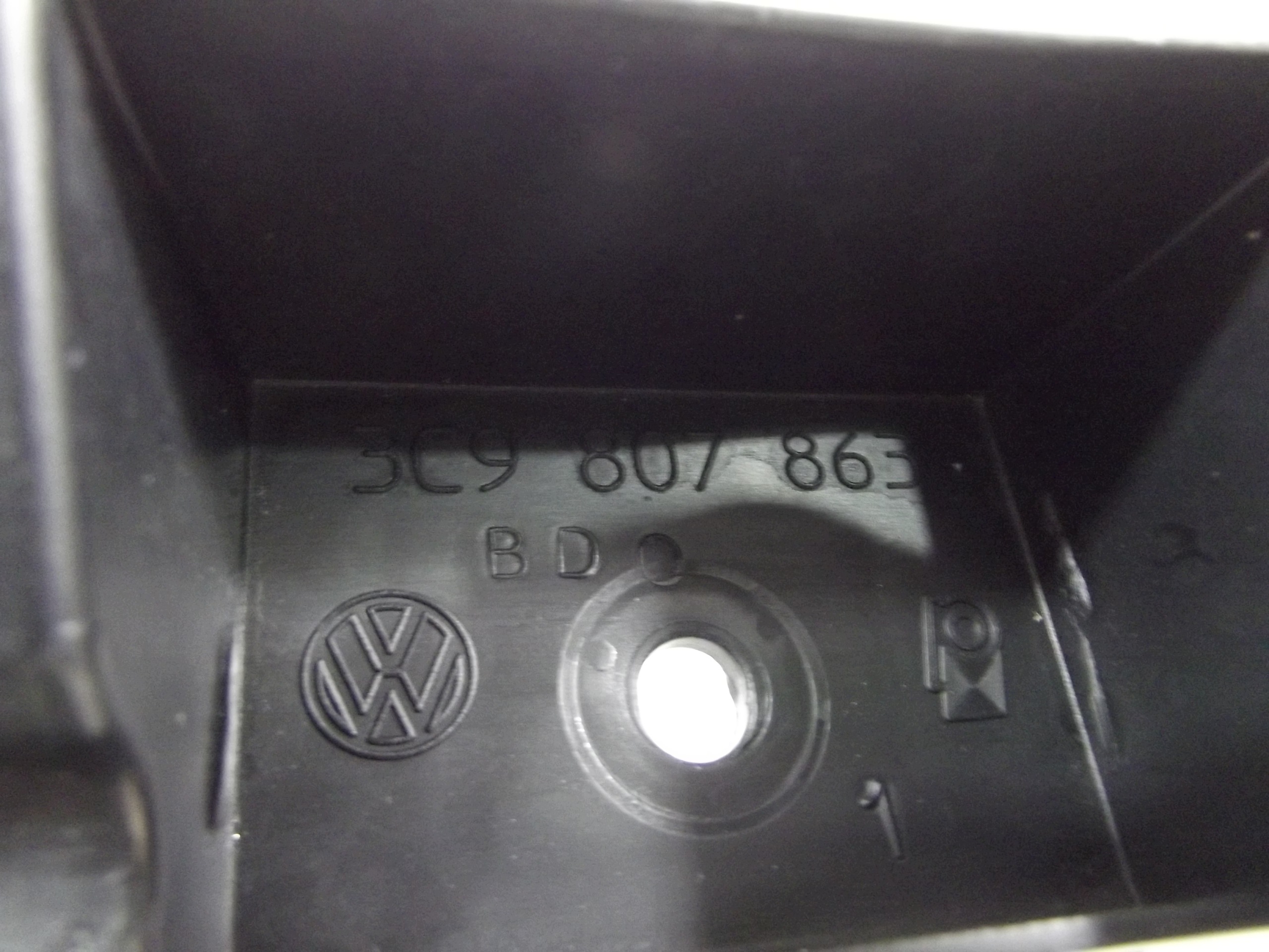 VW Passat B6 kombi bumper bracket rear part 3C9807863