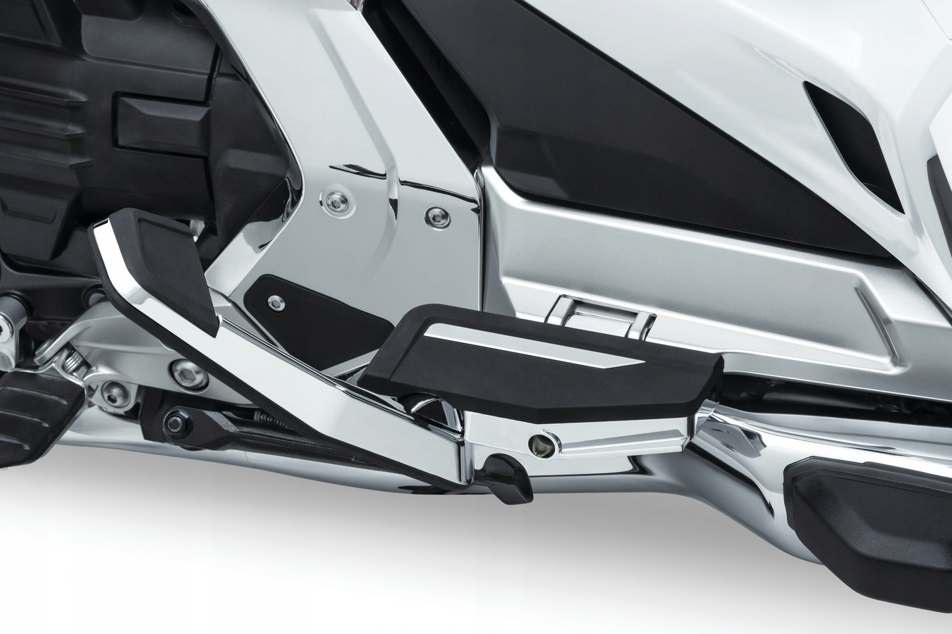 Podesty spolujazdca s kočíkom Honda Gold Wing GL1800 '18- Kuryakyn Omni
