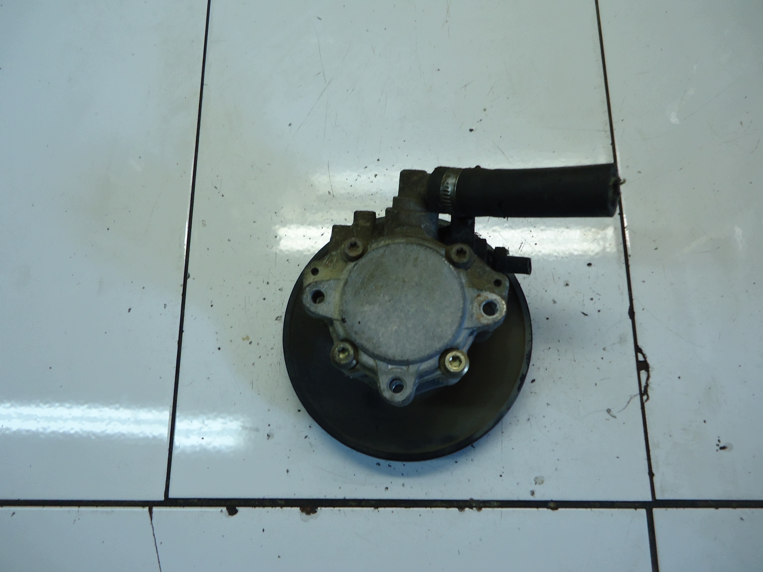 VW VOLKSWAGEN LT 2.5 SDI TDI servo pump 2D0422155