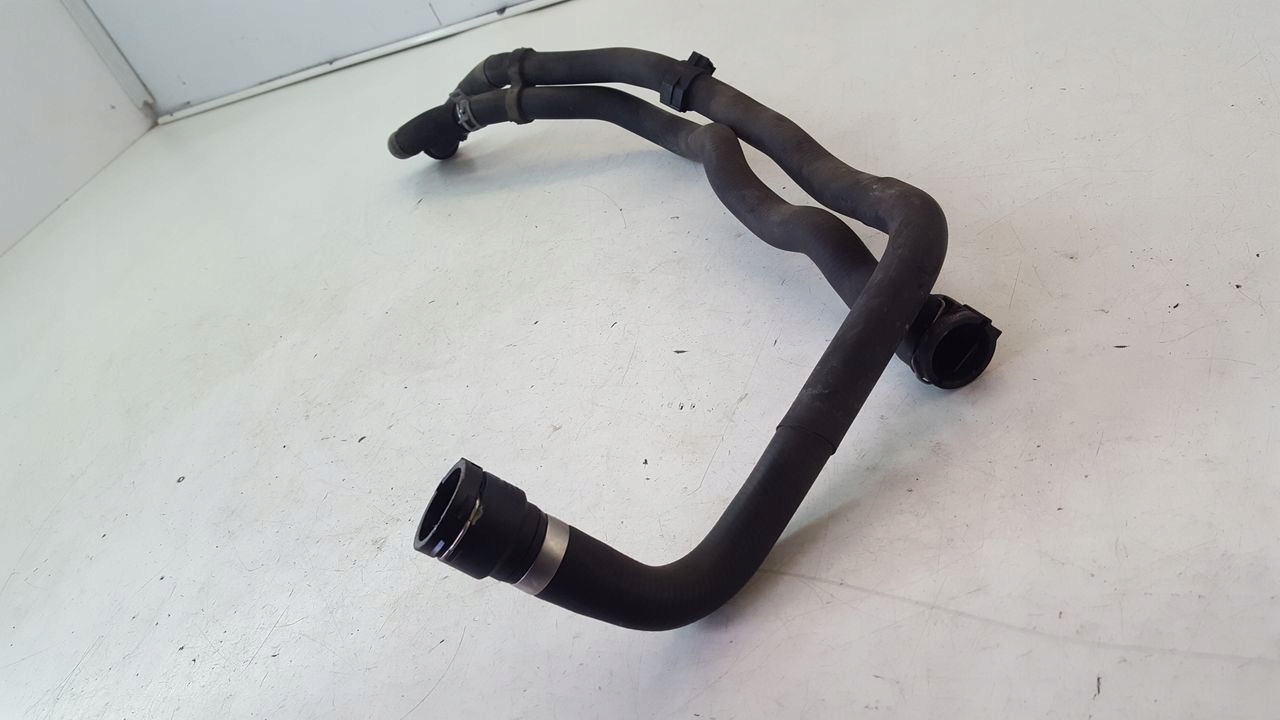 hadice vedení vody BMW E90 E91 2,0i