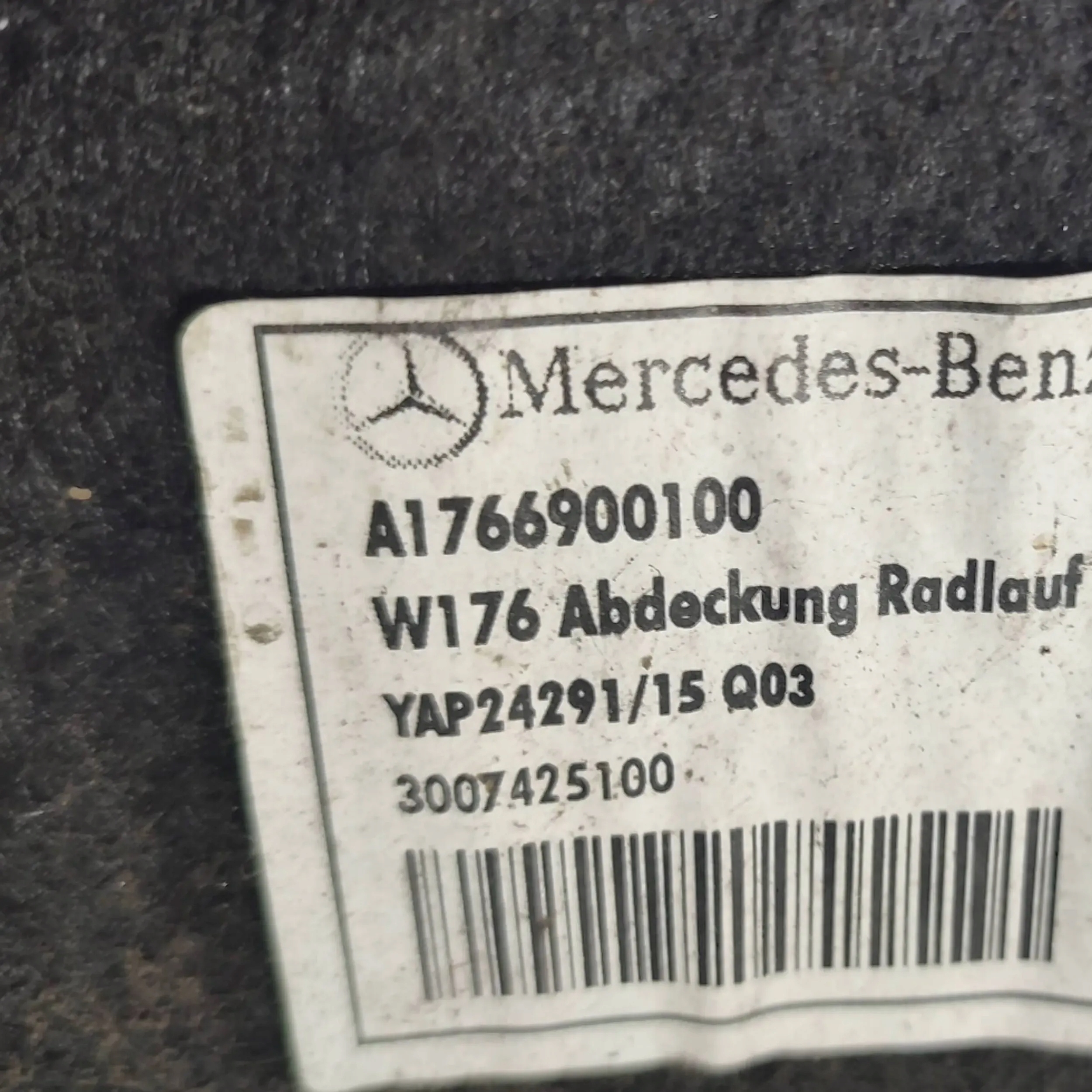 Mercedes-Benz A-classa W176 17r. 1.5cdi rear part side left mudguard rear part