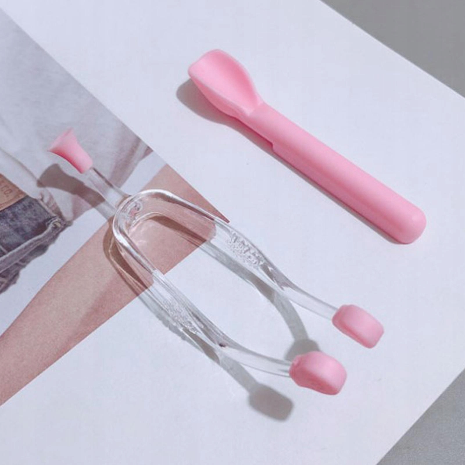 Twardy aplikator do usuwania soczewek kontaktowych, aplikator z przyssawką, różowy