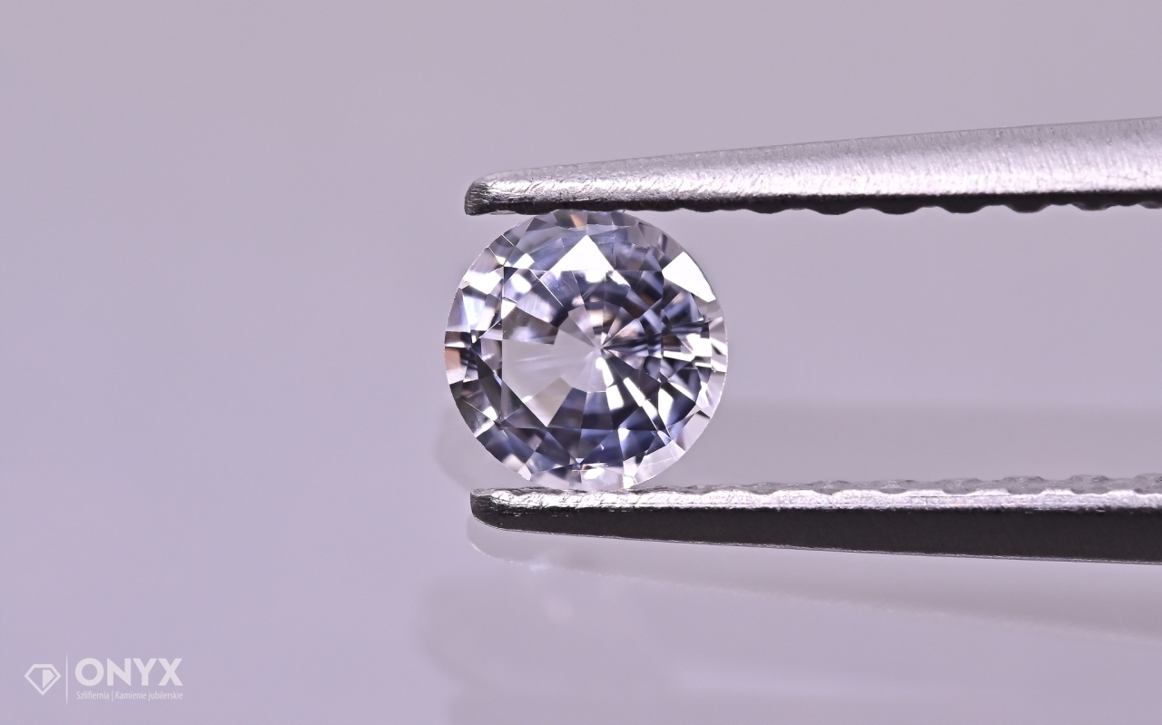 Fazetovaný safír kulatý fi 4 mm