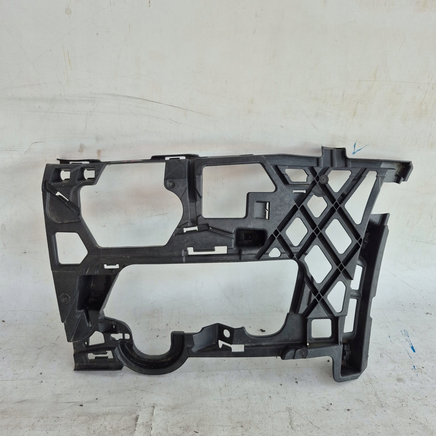 VW GOLF 7 VII support holder of a bumper left front front 5G0807723D