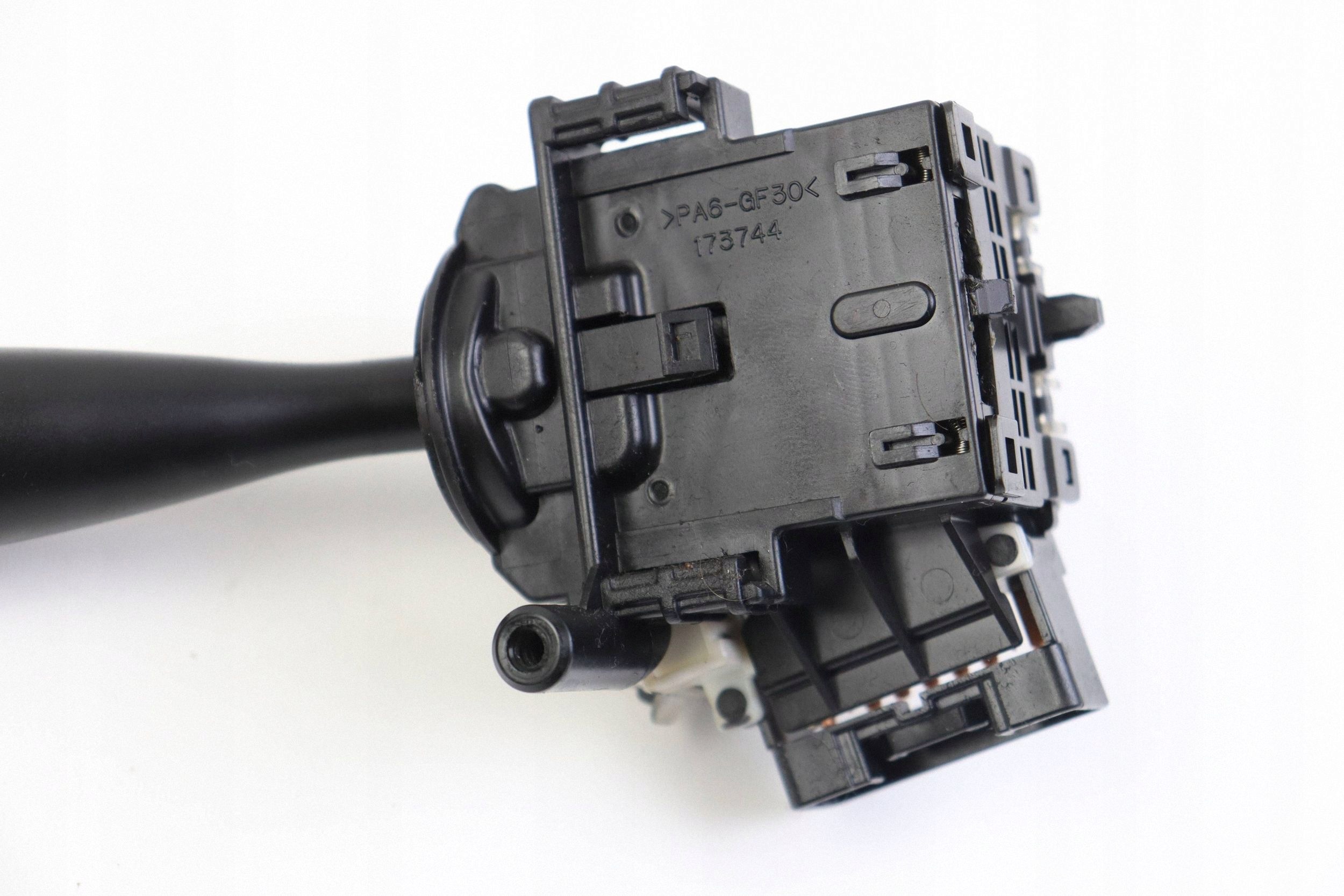 TOYOTA YARIS et bouton indicateurs de direction feux commodo 173744 EUROPA