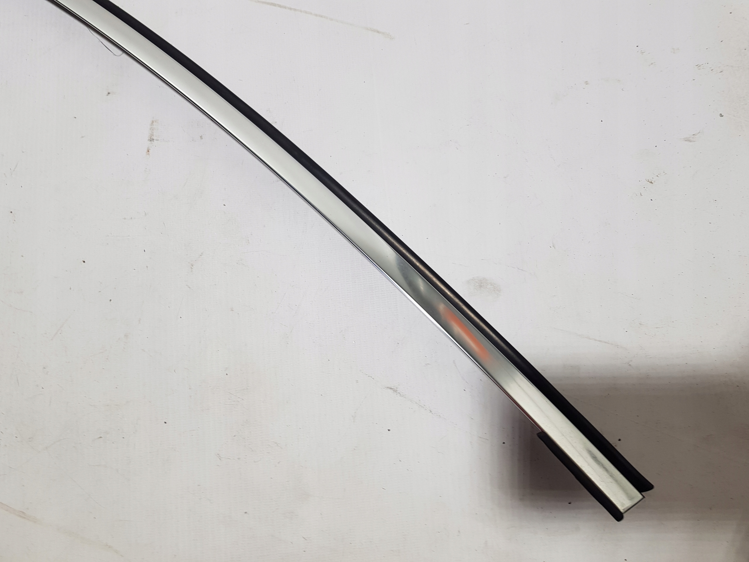 moulding door left front CHROM MERCEDES W251