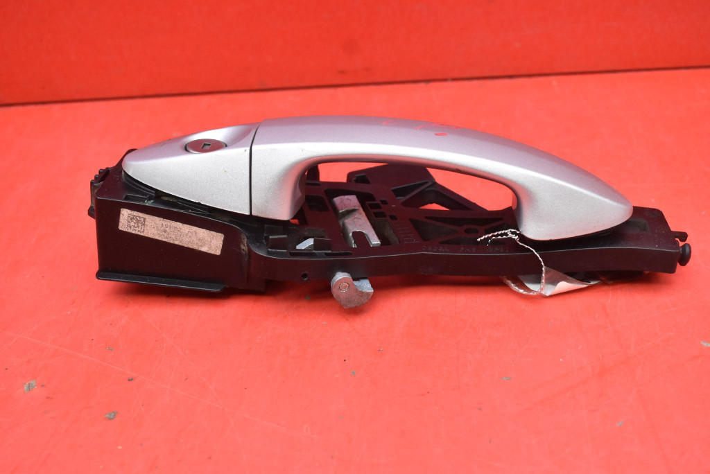 handle left front front SREBRNA AV11-R22465-AB FORD B-MAX 12-18