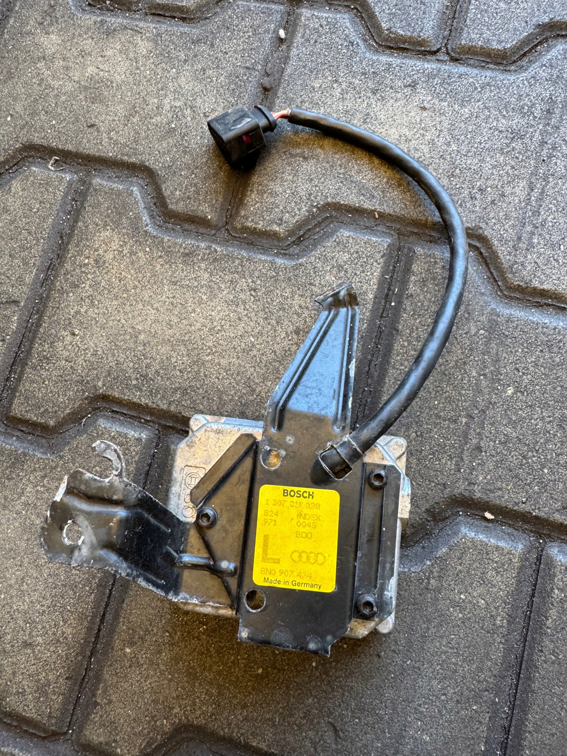 AUDI TT 8N control unit XENON 1307011038 8N0907474 L left side