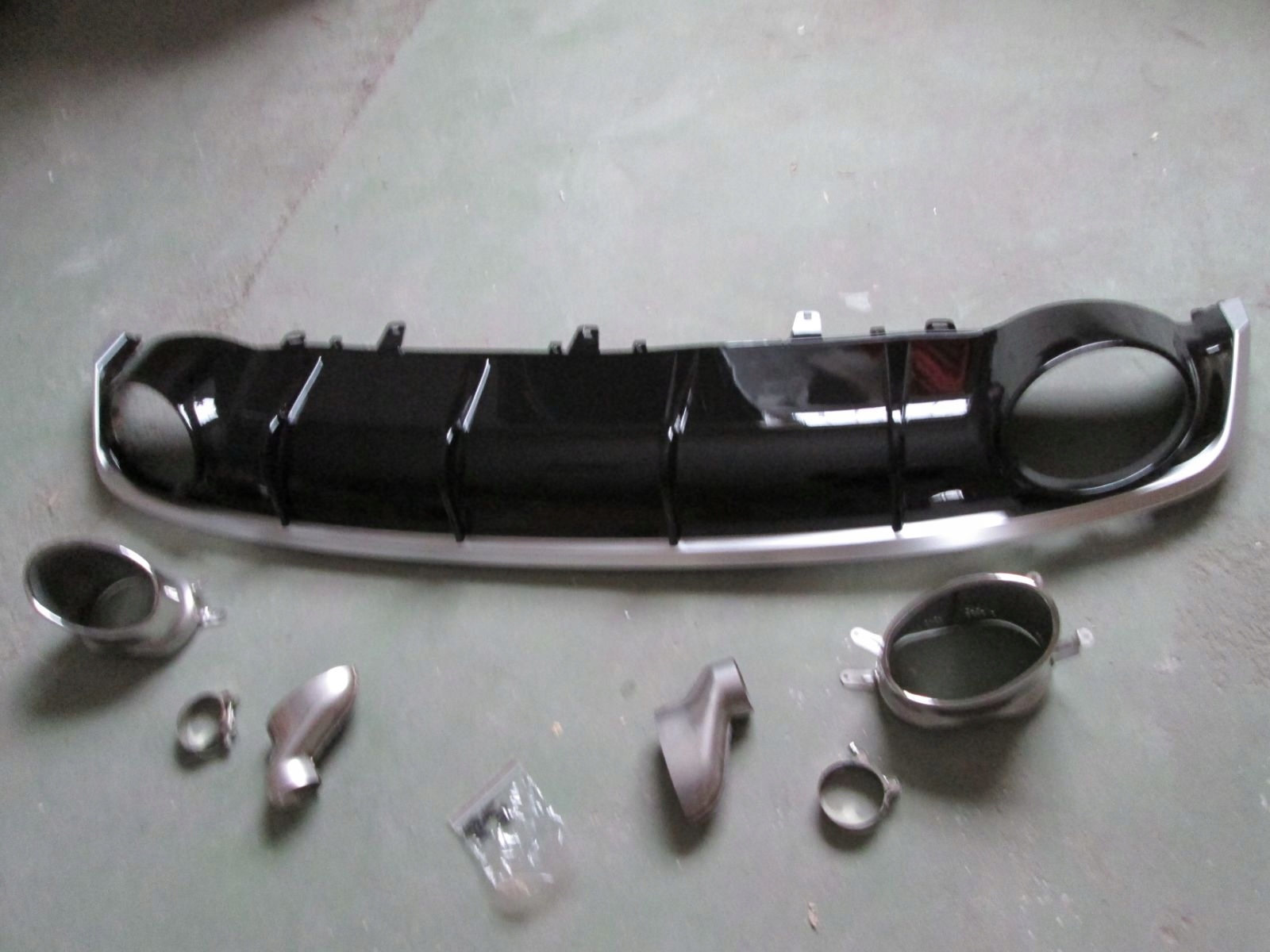 Dyfuzor tylnego zderzaka Audi A6 RS6 14-18 Numer katalogowy producenta 0051791935392