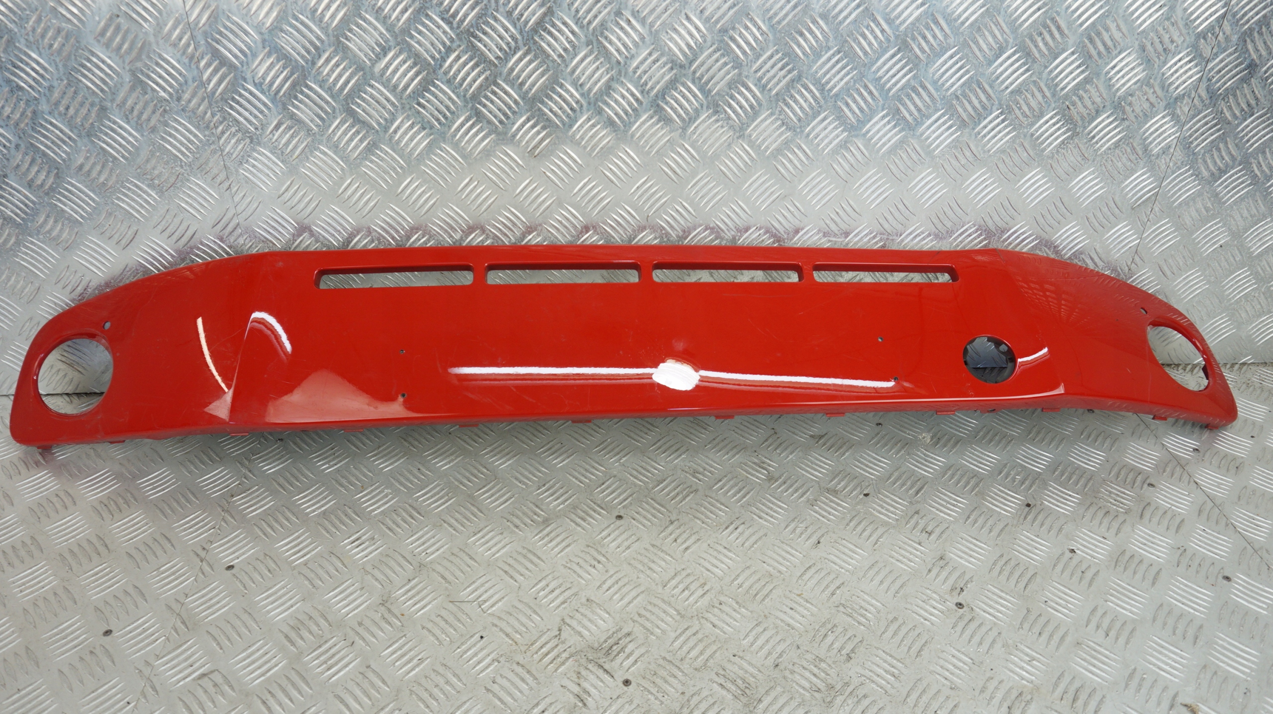 VW UP ЦЕНТРАЛЬНАЯ РЕШЕТКА БАМПЕРА ПЕРЕДНЯЯ 1S0853665B