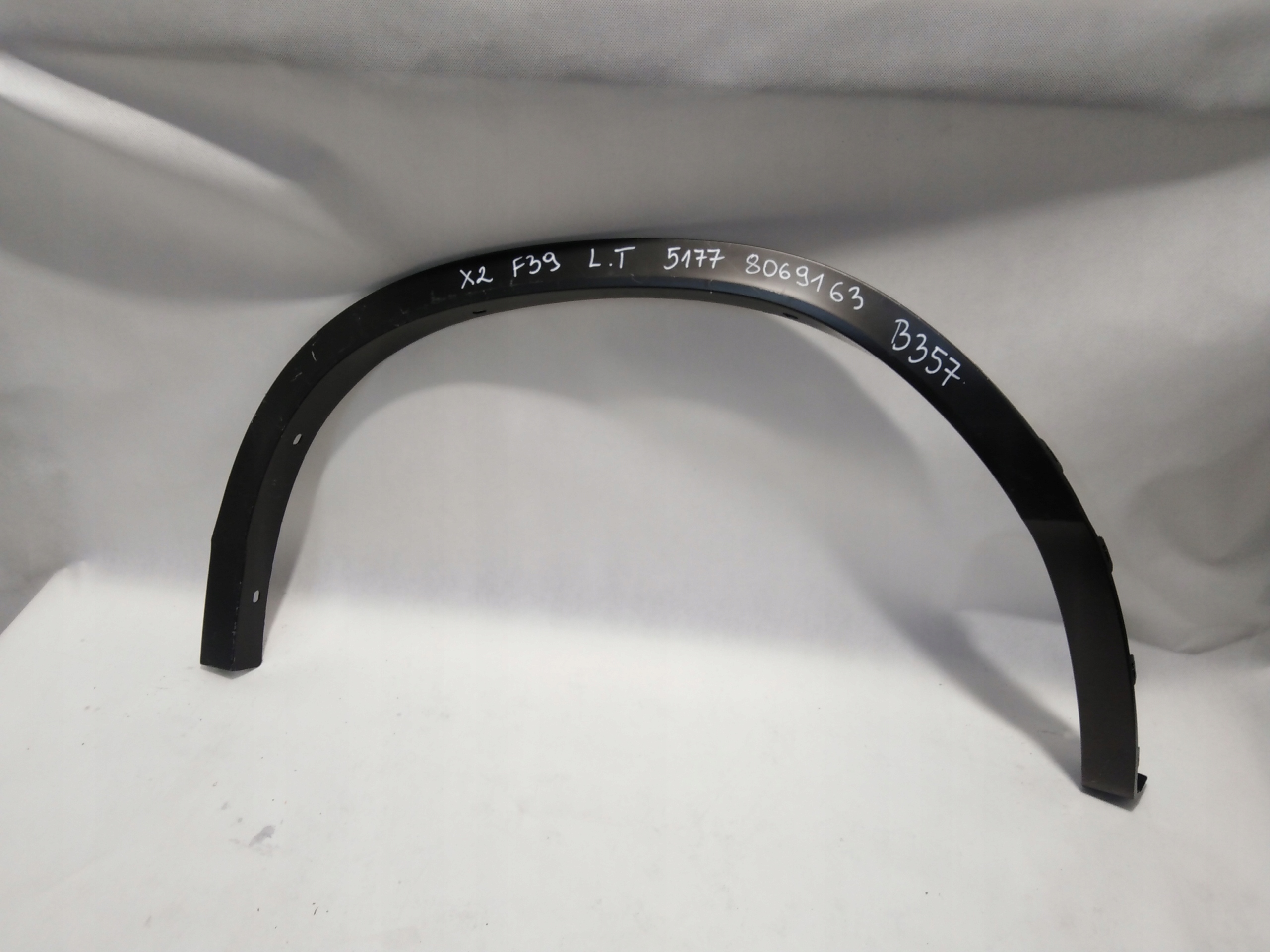 BMW X2 F39 НАКЛАДКА КРЫЛА ЛЕВА ЗАД. 51778069163