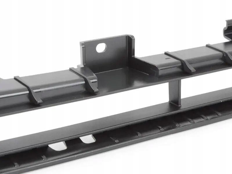 KRATKA ZDERZAKA ŚRODEK DOLNY AUDI A6 C7 4G0807683 Kolor czarny