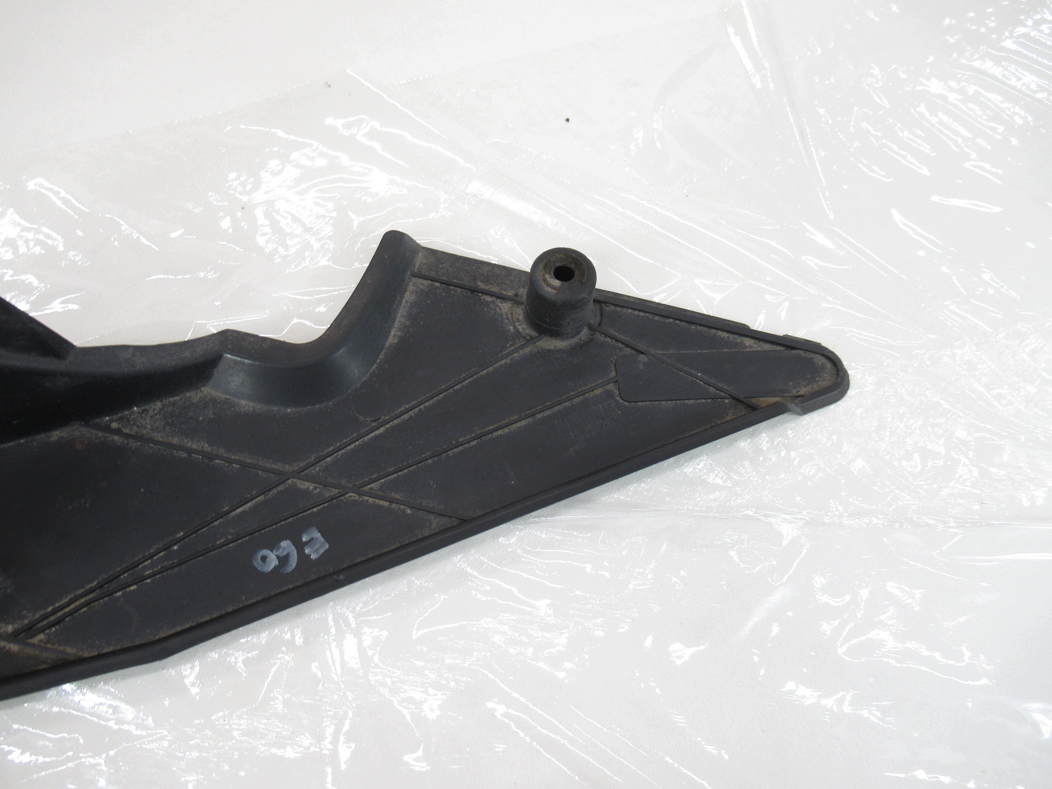 cover tanks chassis left BMW e60 e61 sedan KOMBI