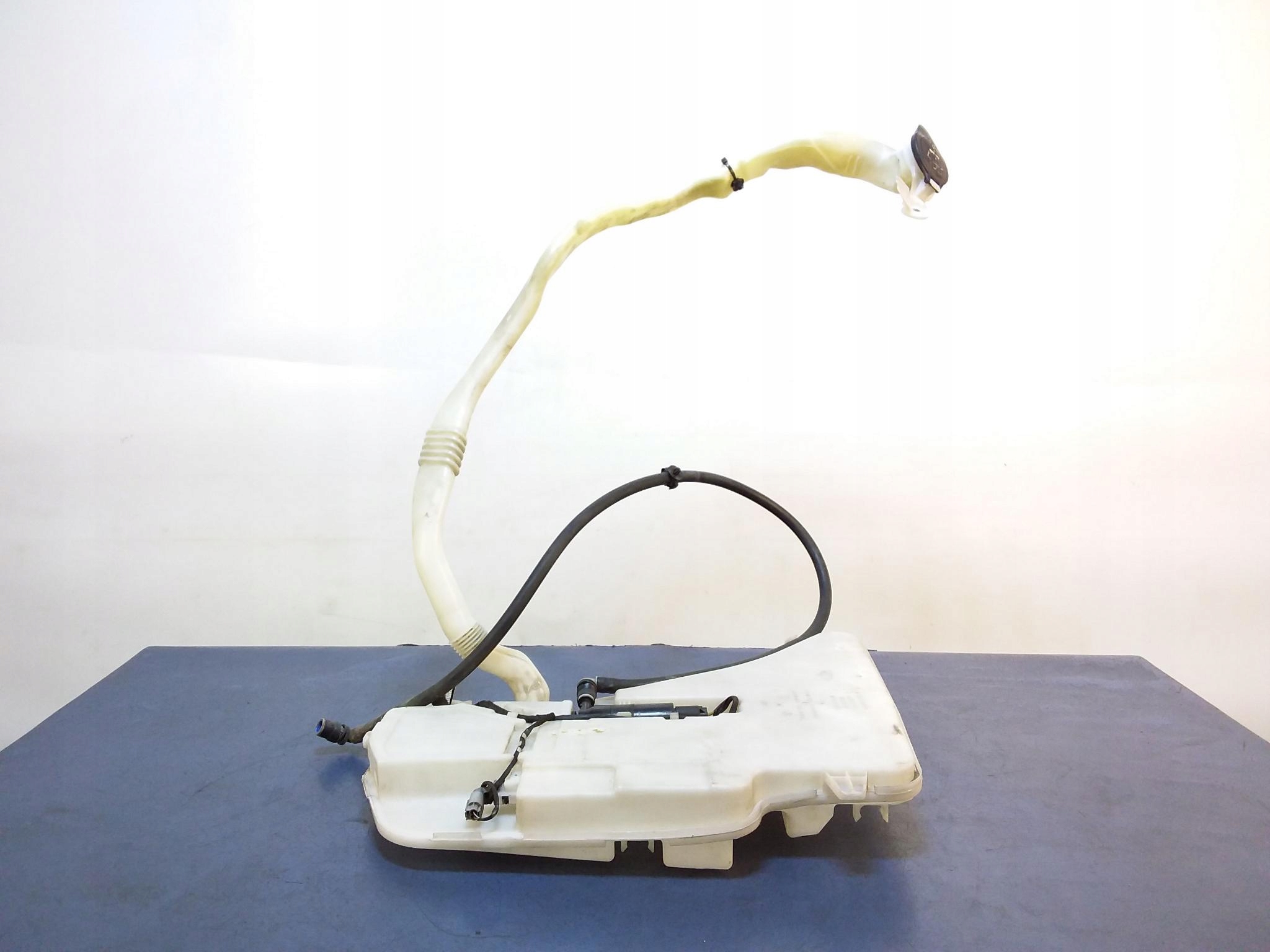 BMW 5 F10 F11 бачок омывателя 132640