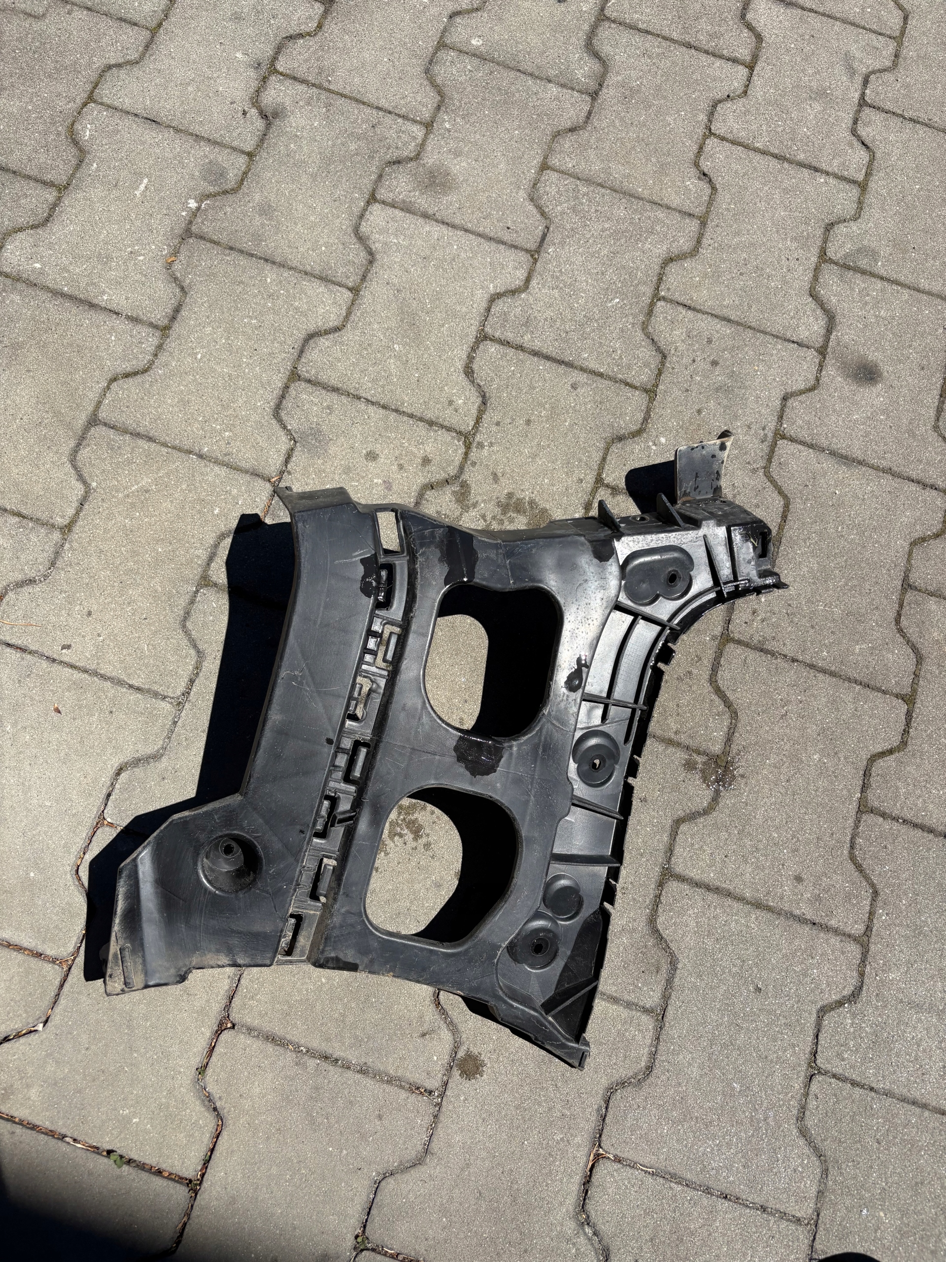 bumper bracket right rear part Ford transit courier