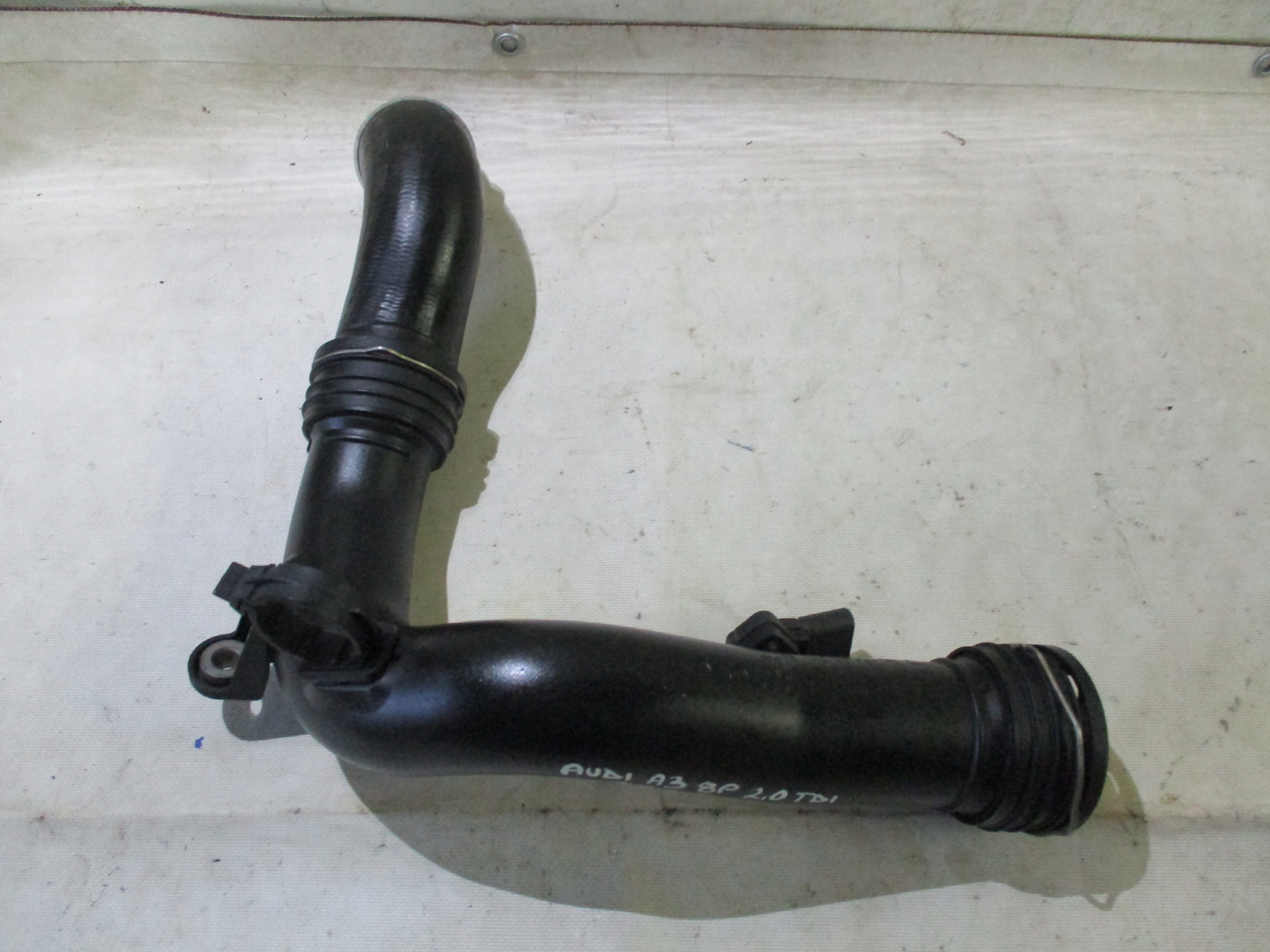 ROHR INTERCOOLER AUDI A3 8P 2,0 TDI 1K0145762AD