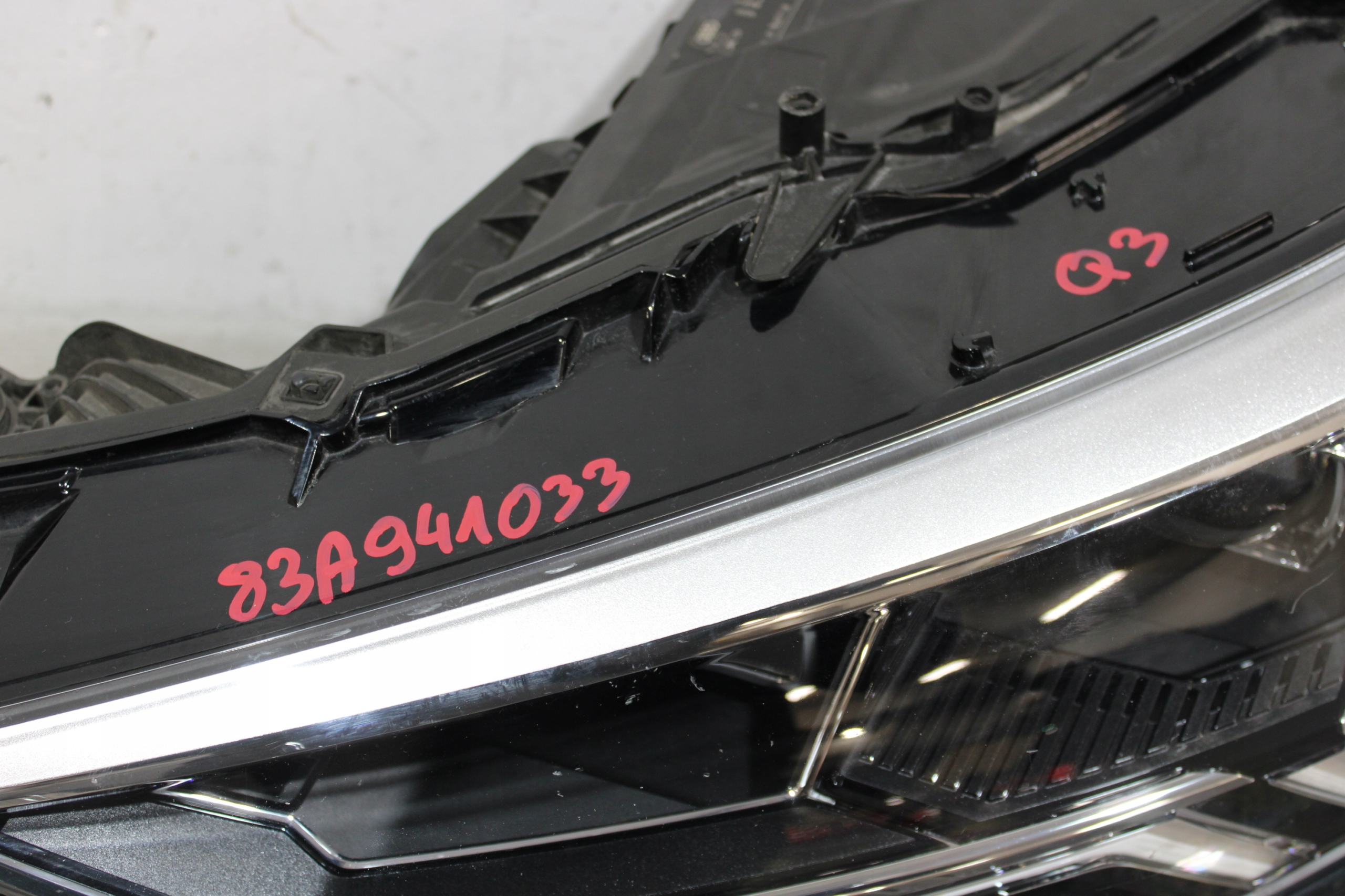 light left front left front LED AUDI Q3 II 2 83A 83A941033