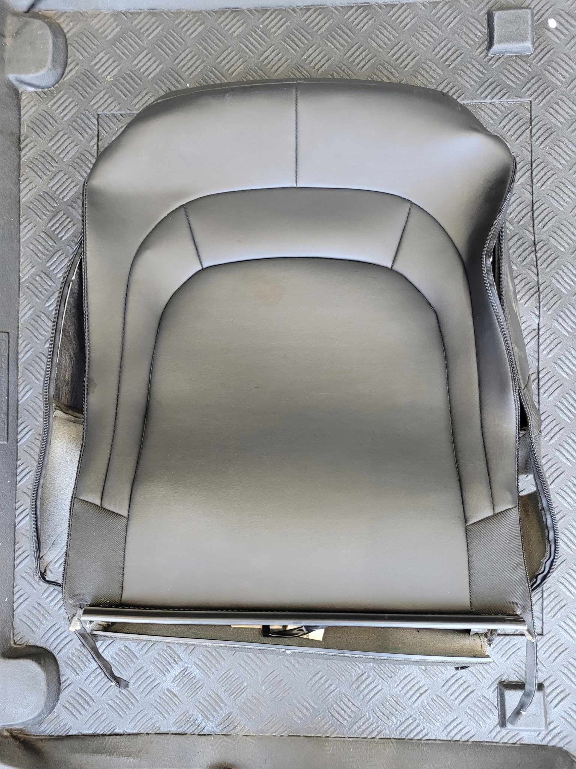 OPARCIE seat front GRZANE JEEP CHEROKEE V KL