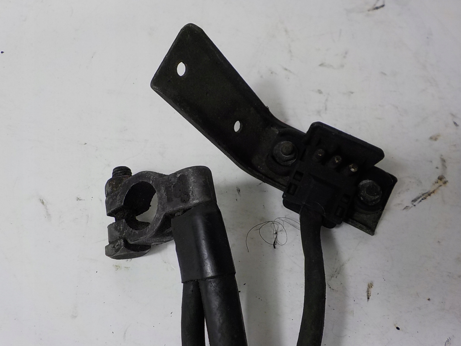 MERCEDES-BENZ W124 KABLE AKUMULATORA Klemme A1245402930AK