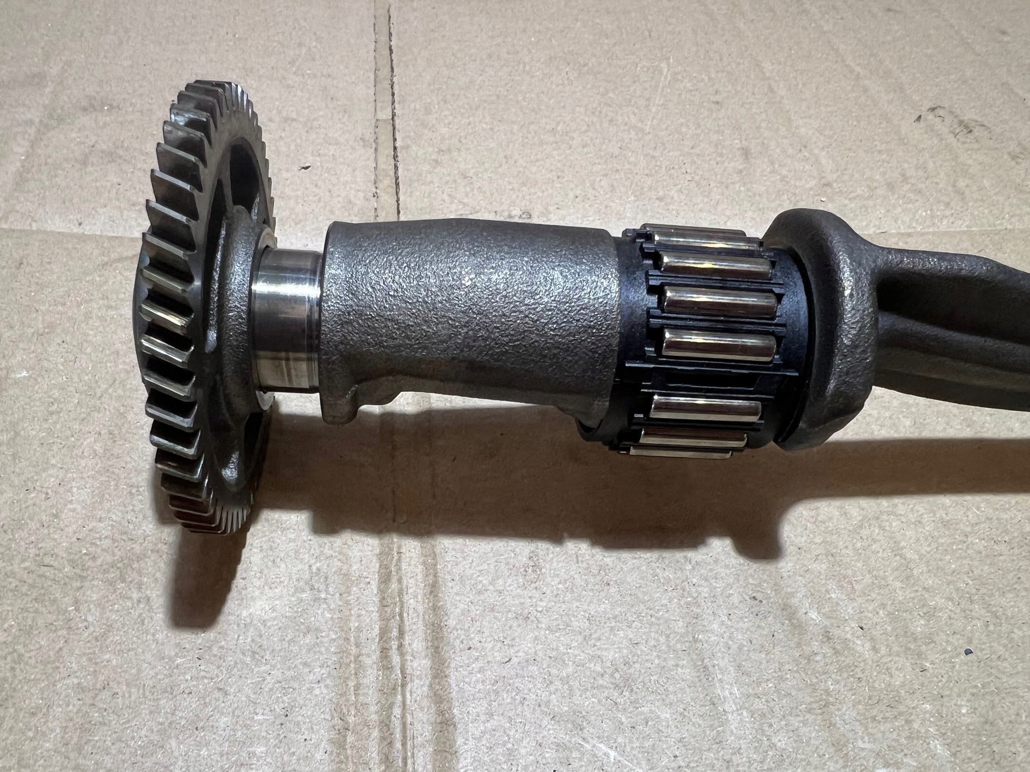 AUDI A4 B9 2.0 TDI DETA cam BALANSOWY 03N103303B