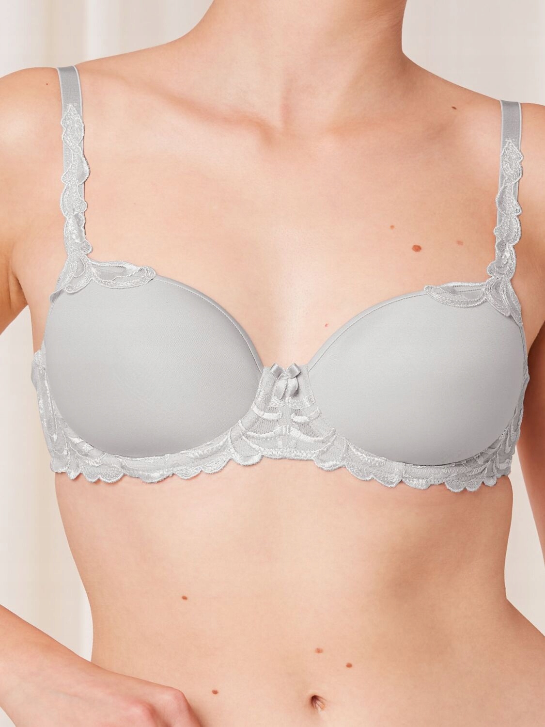 U33 Triumph Podprsenka Modern Finesse Wp Šedá 80D