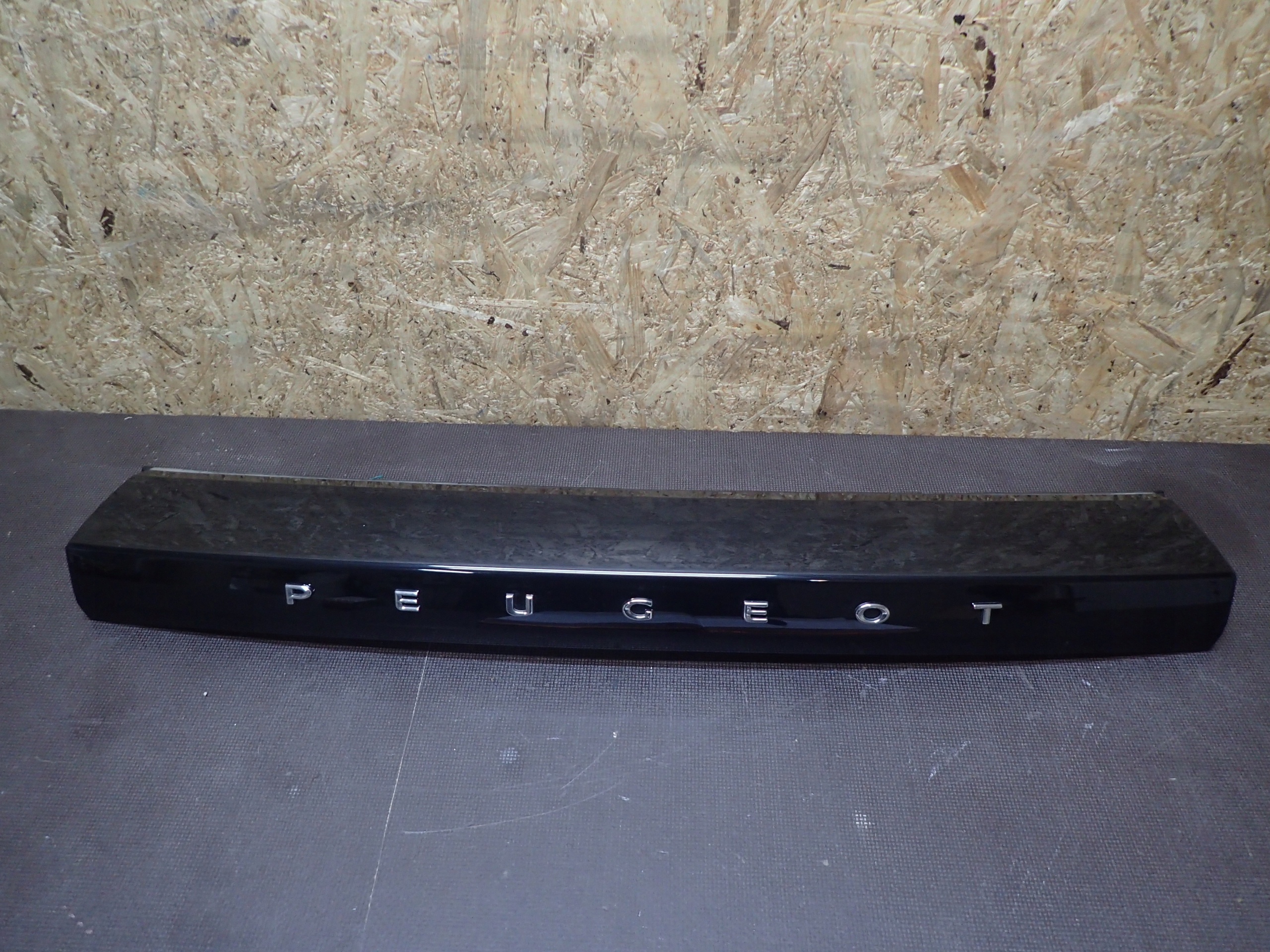 Couverture du capot PEUGEOT 2008 II 2 9825956380