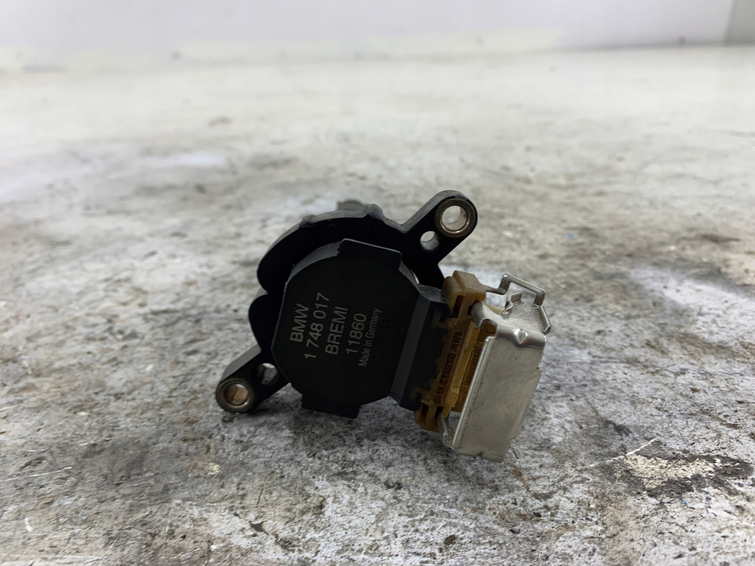 BMW E46 2.2 coil ignition 1748017