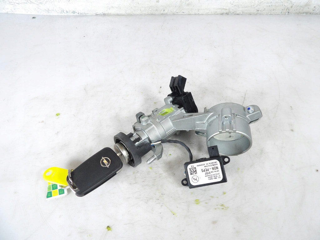 OPEL ASTRA J 1.3CDTI ignition 22762556