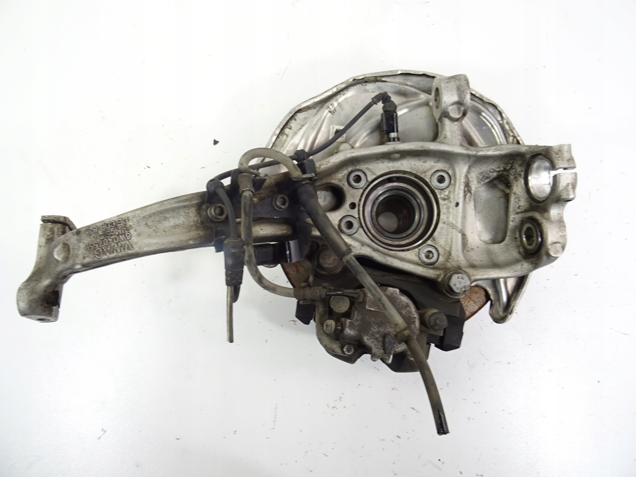 Audi OE 8W0407241F поворотный кулак л