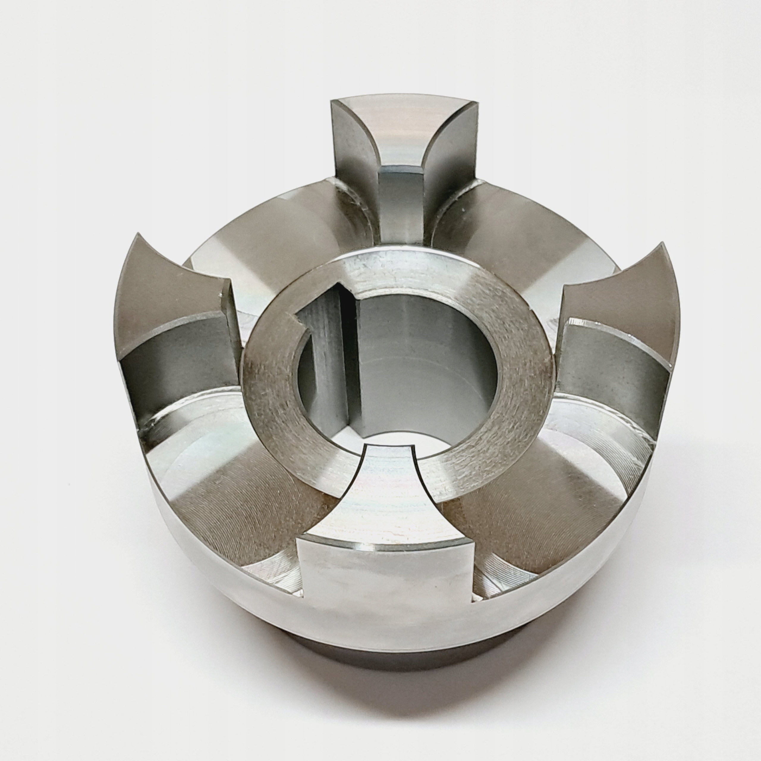 Spojka průměru 105 mm s otvorem fi40 w12 polovina fi105 L140