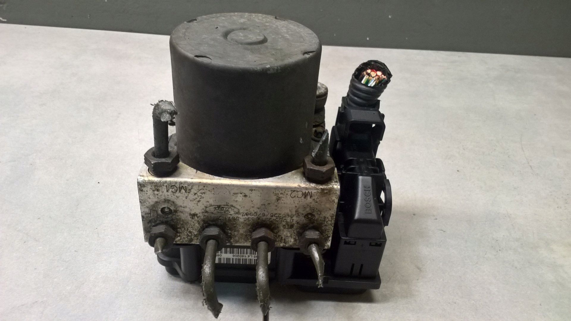 Pompa ABS FORD MONDEO MK3 2.0 5S712M110AB