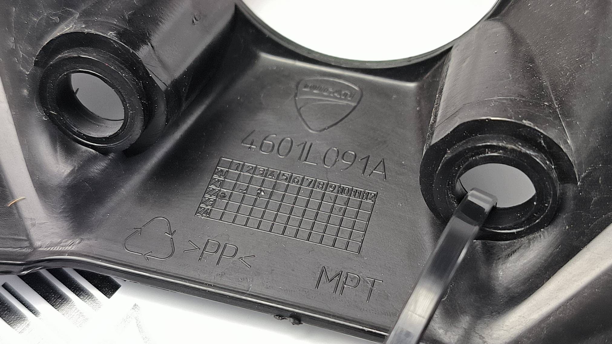 Blende Abdeckung MOTOCYKL 4601L091A DUCATI MONSTER PLUS