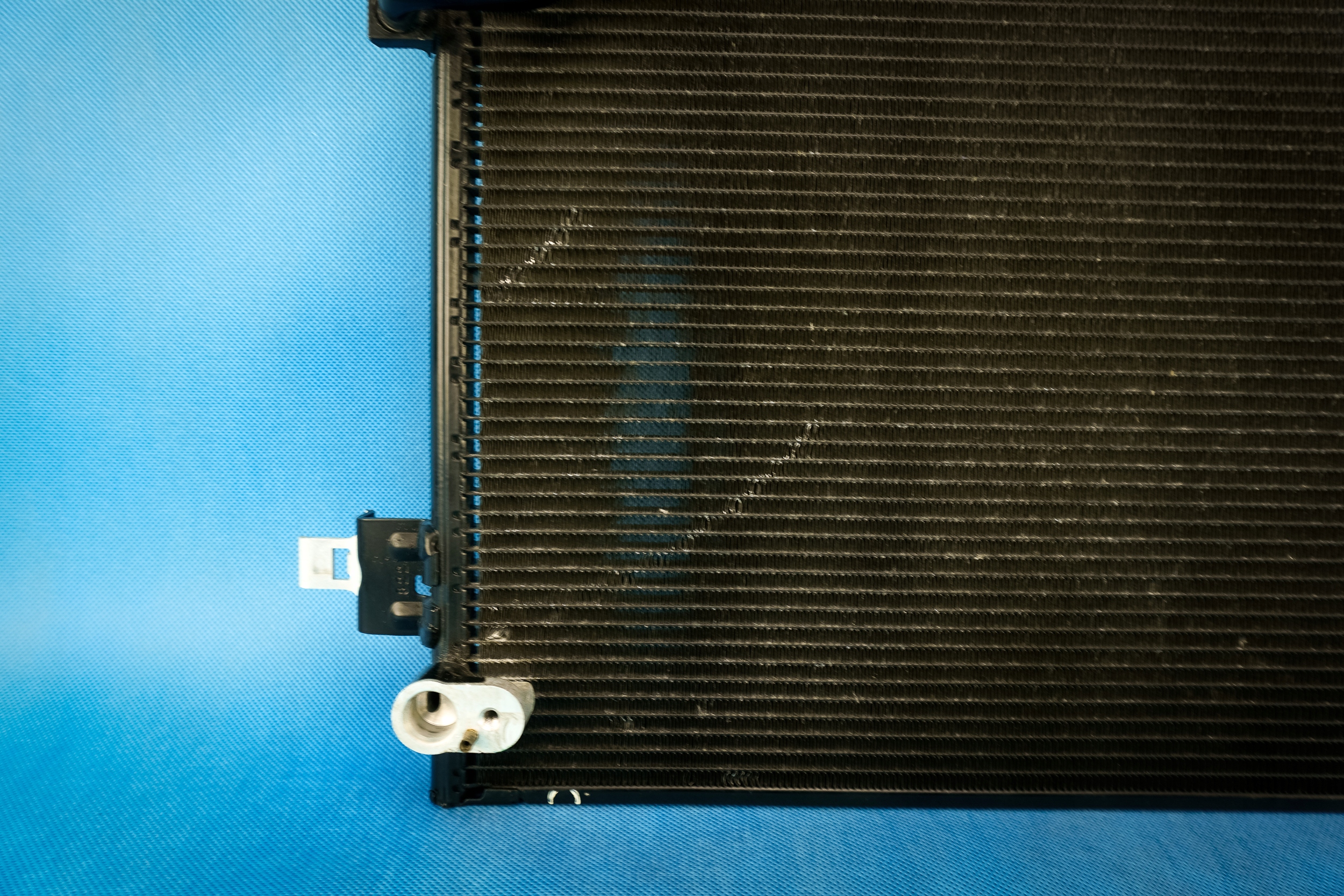 Radiateur climatisation Audi A8 S8 4H 4H0260401F 4H0260403F