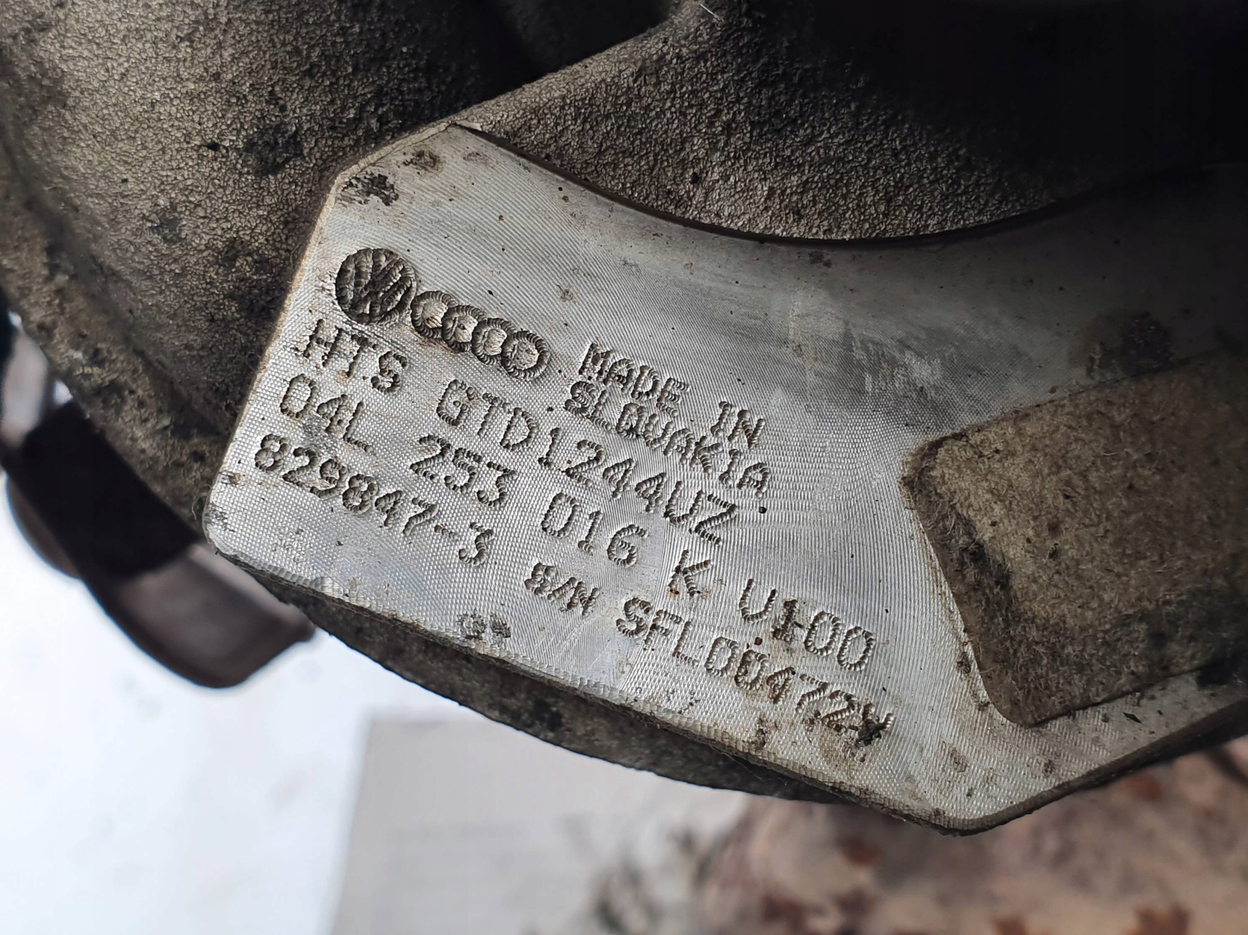 turbo 04L253016K 1.6 TDI SEAT TOLEDO IV