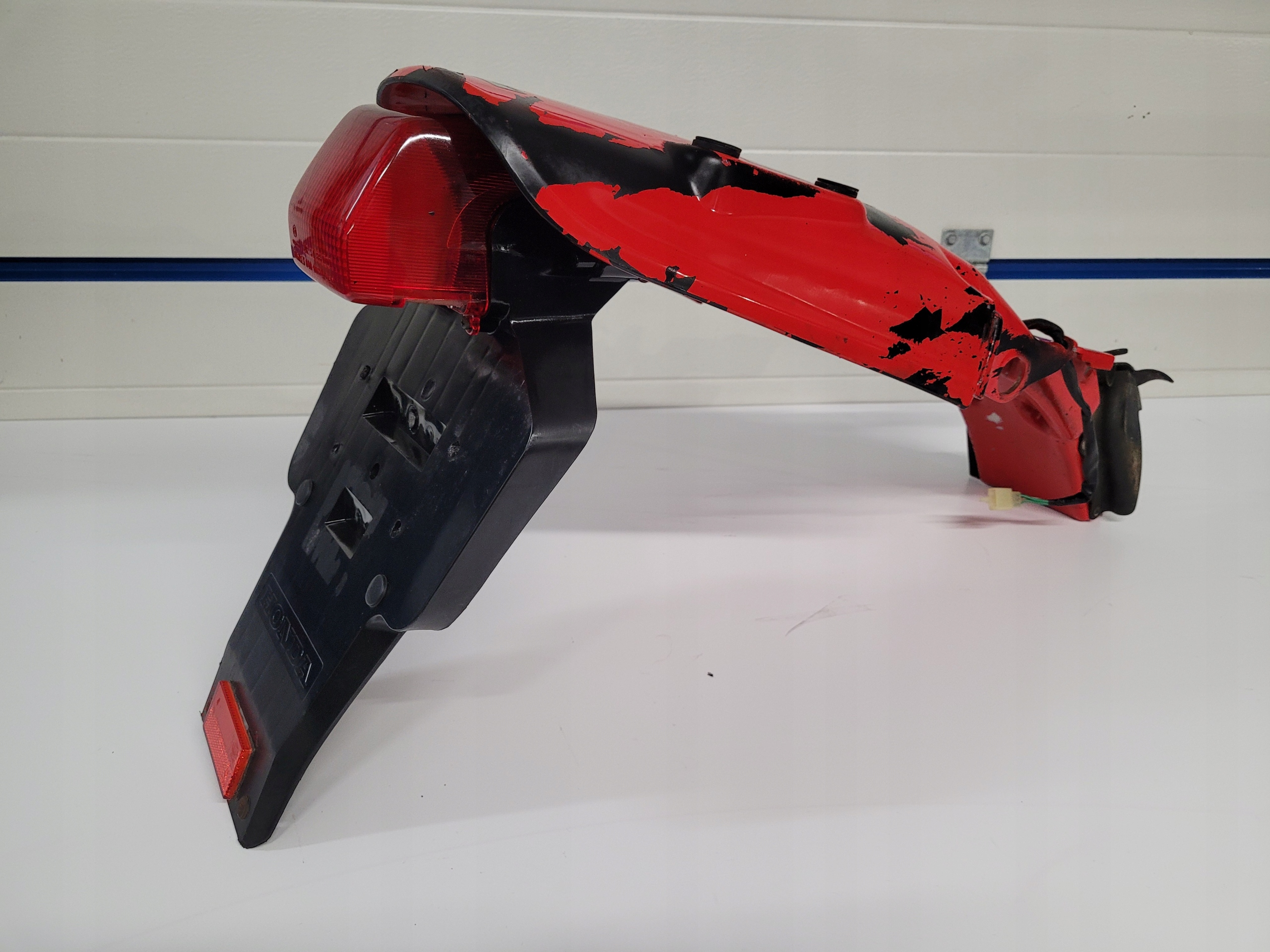 HonNX650-4 - Honda NX 650 DOMINATOR заднє крило ORGINAL