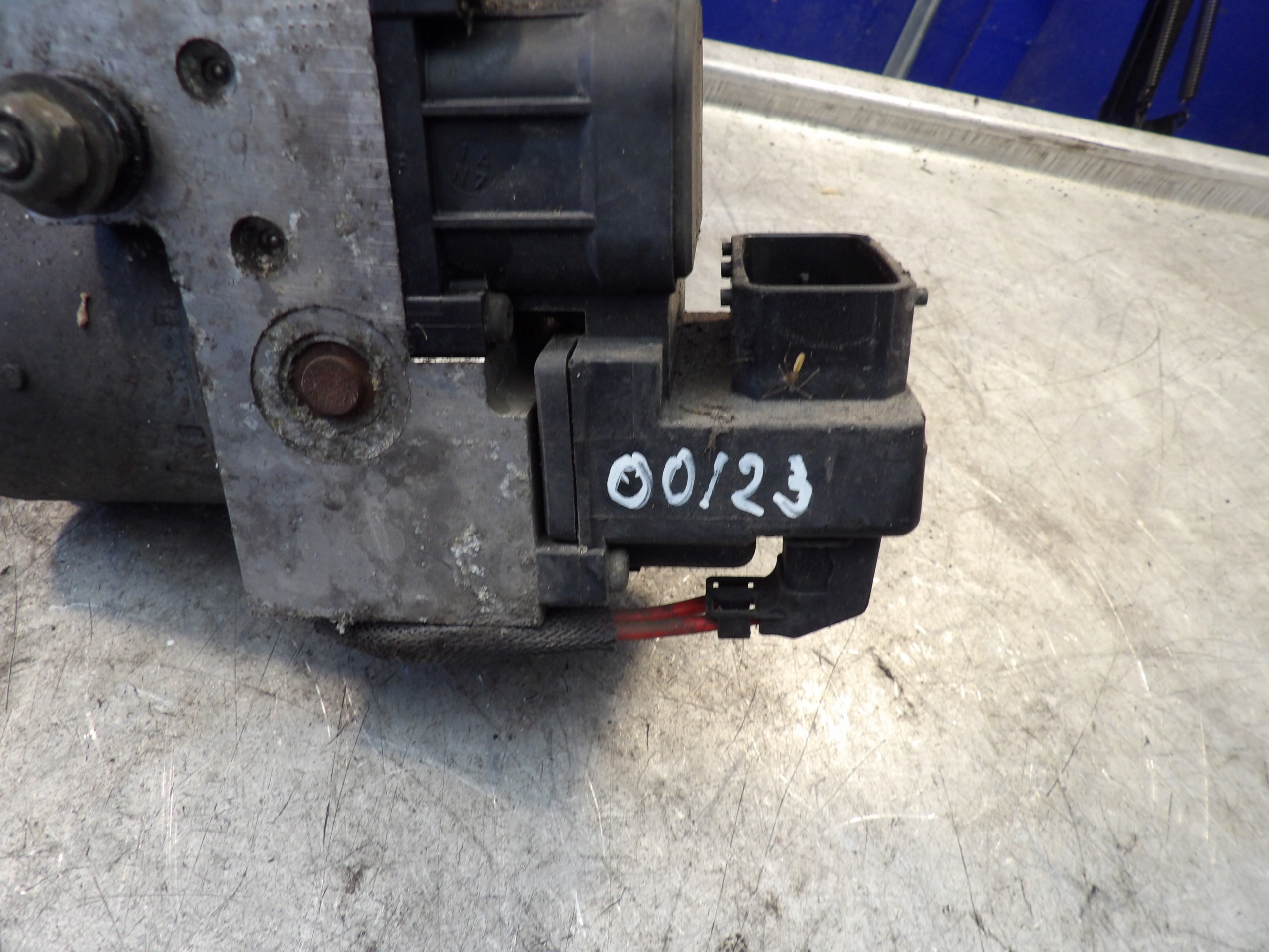 FORD TRANSIT V 2,0TDCI POMPA ABS 400681023778