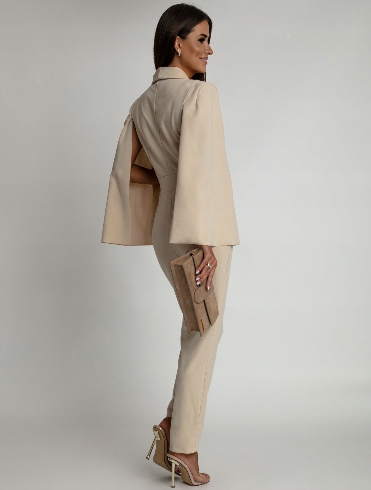 Agnes BEŻOWY elegancki kombinezon z rozcięciami Rodzaj elegancki