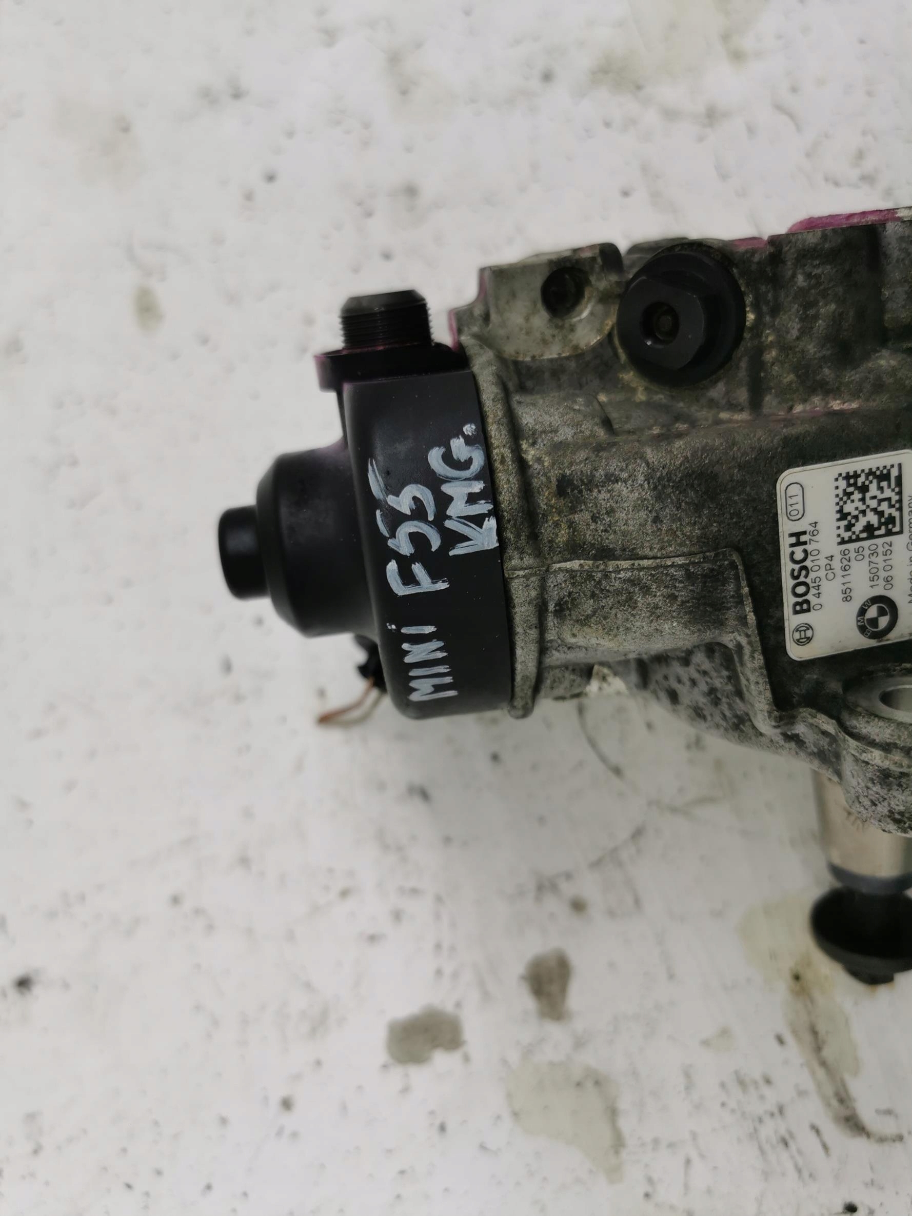 injection pump MINI COOPER F55 1.5D 8511626 B37C