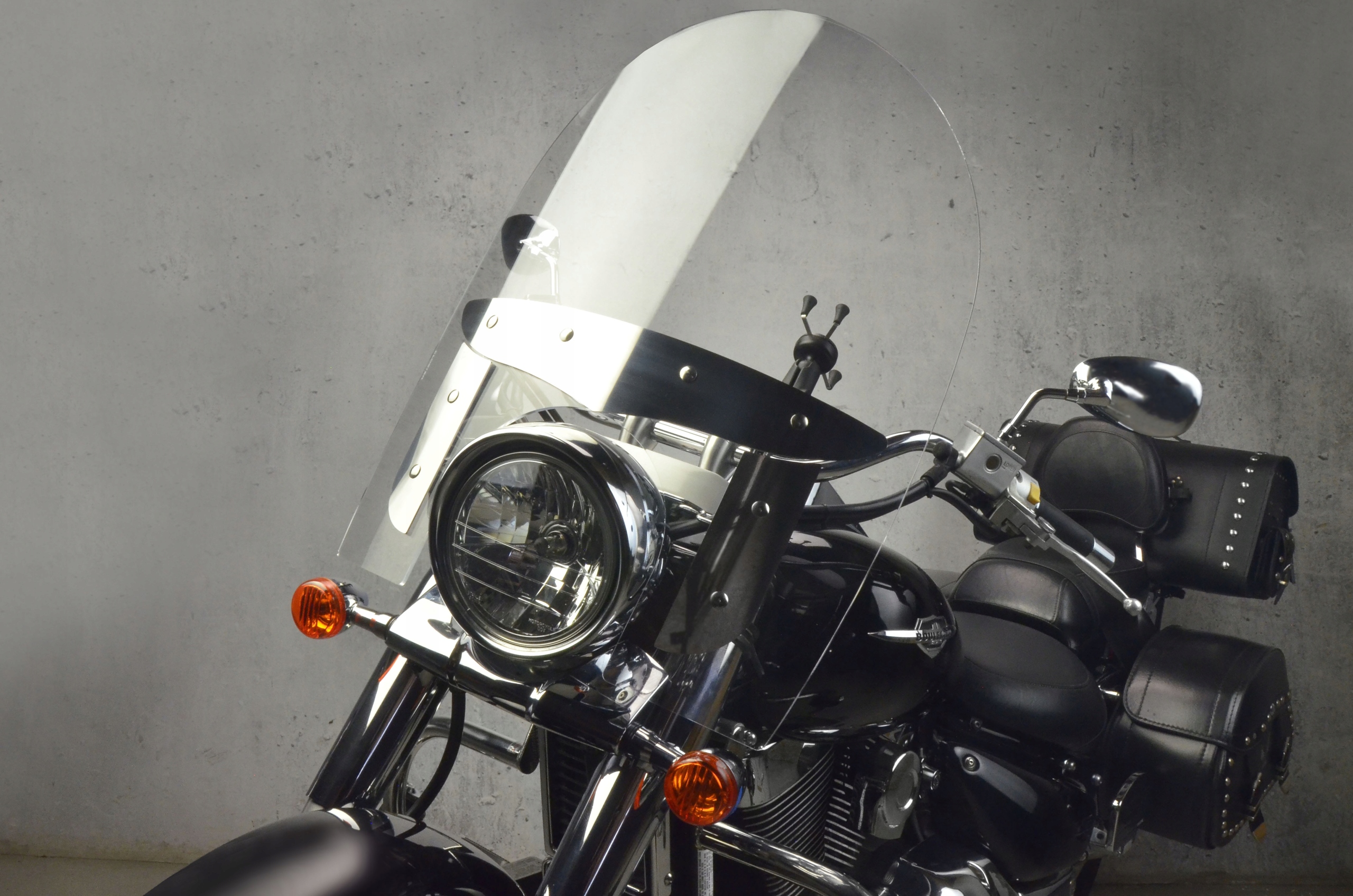 Loster motocyklové sklo Suzuki Boulevard C90T 05-12r. 4MM