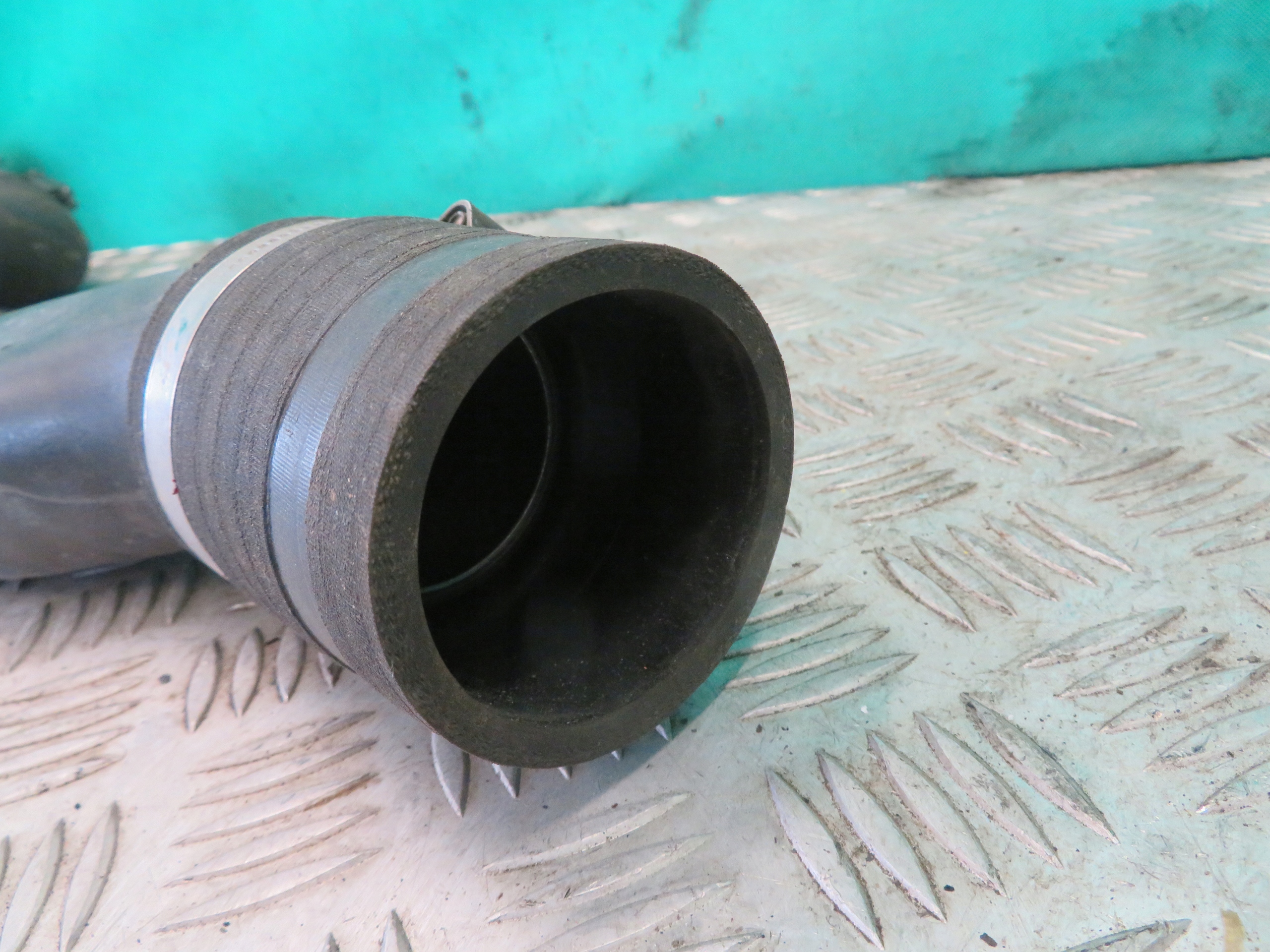 Schlauch luft MITSUBISHI CANTER FUSO 3.0 21R