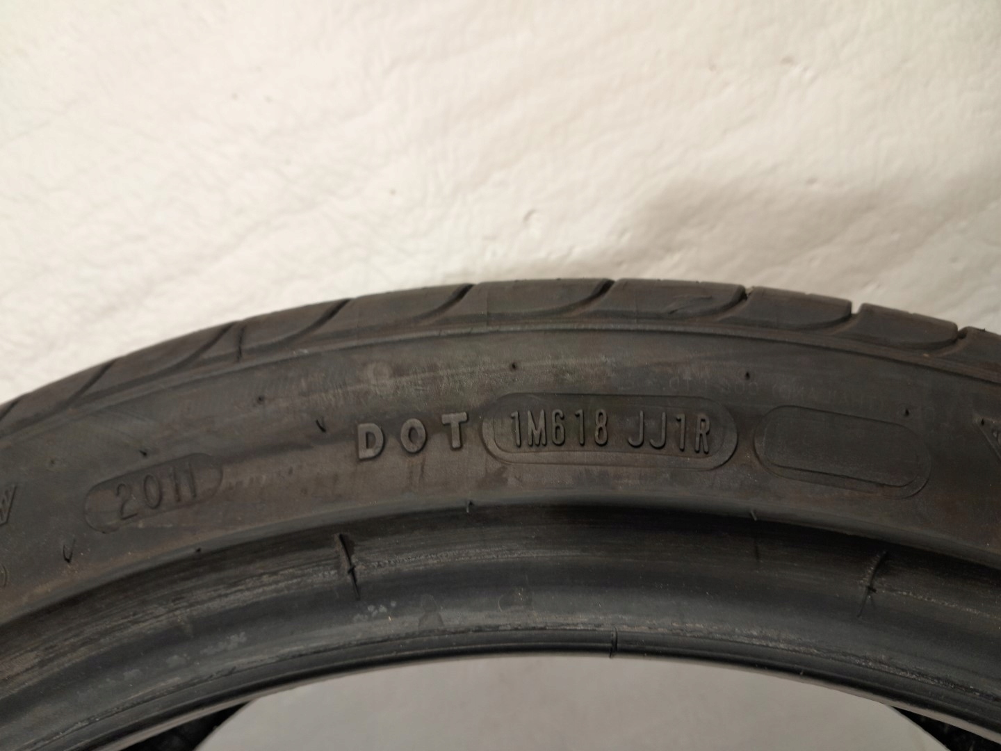 Caoutchouc LETNIA GOODYEAR EAGLE TOURING 235/40 R19 96V