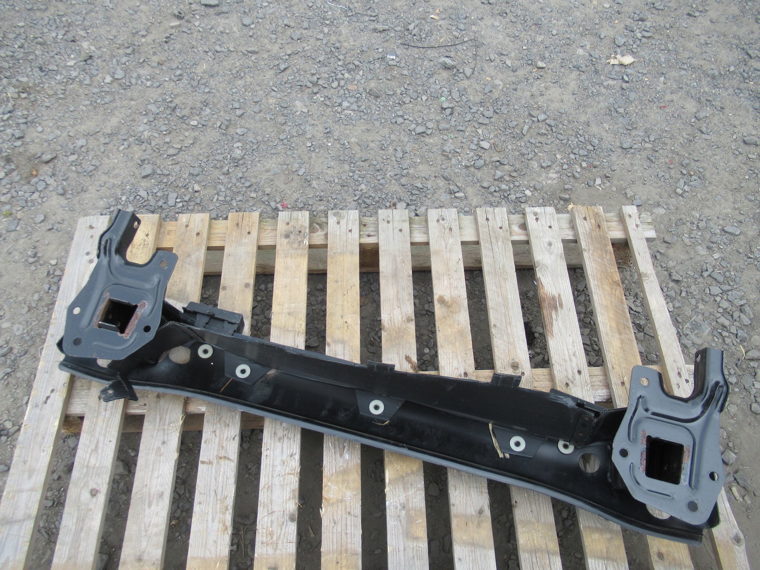 VW T5 7H bumper support front 7H0807109B