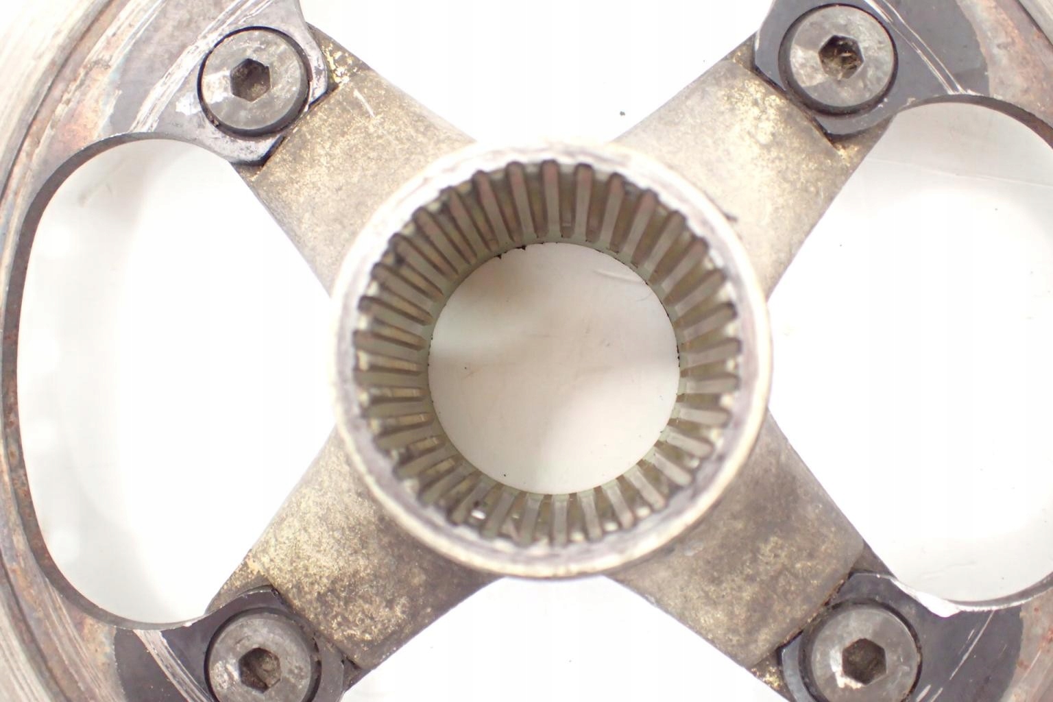 Hyosung TE 450 Piasta tyl tarcza 250mm Part number 110807